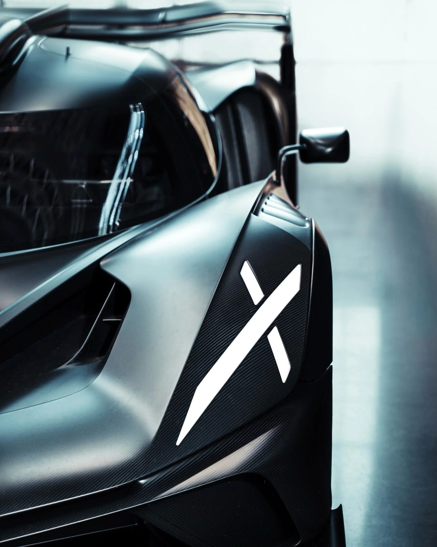Carbon fiber armor, fighter jet aerodynamics, and enough power to bend reality. The Bugatti Bolide.

-

#bugatti #bolide #hypercar #ultrace #d&uuml;sseldorf