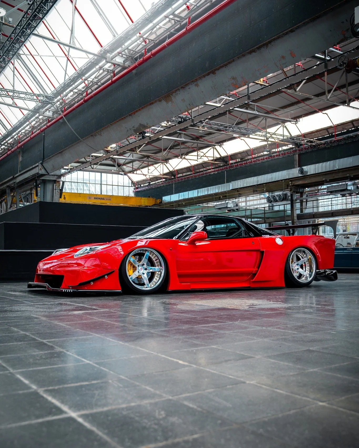 This shade of red gives the entire build a dangerous kind of elegance.
Owner: @jegan7000 

-

#honda #nsx #red #jdm #ultrace