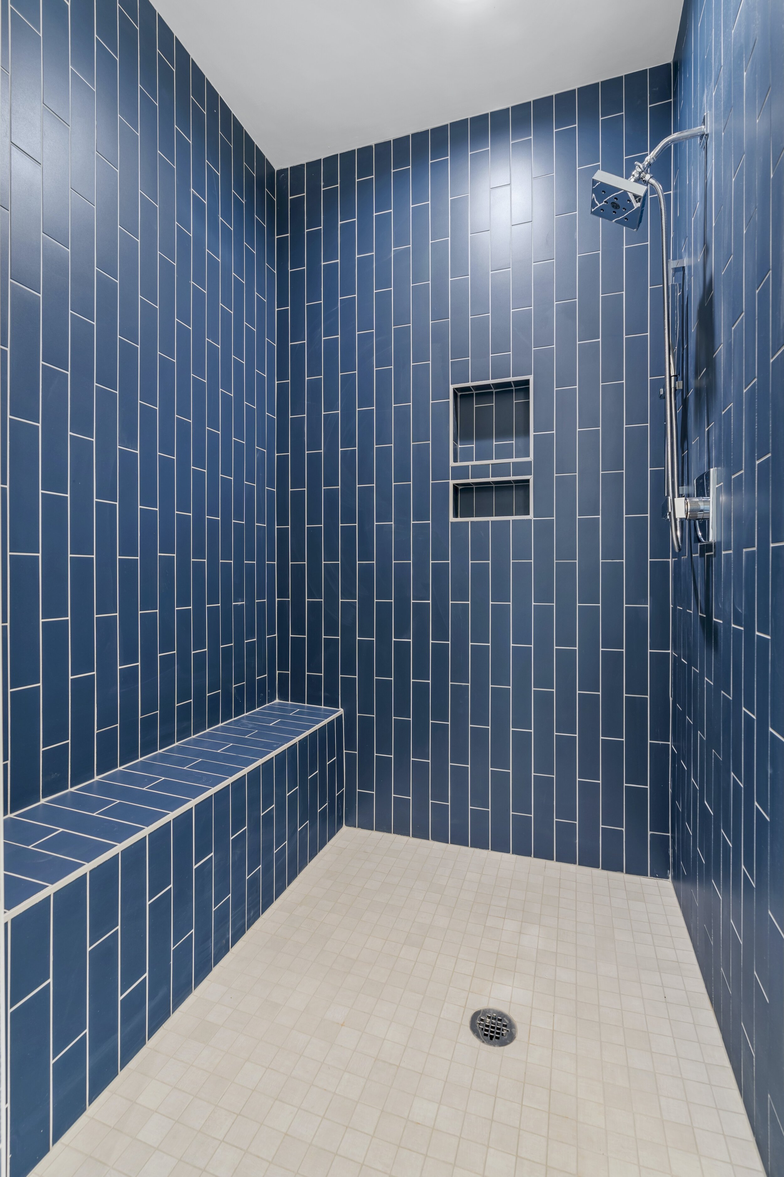 29MasterBath.jpeg