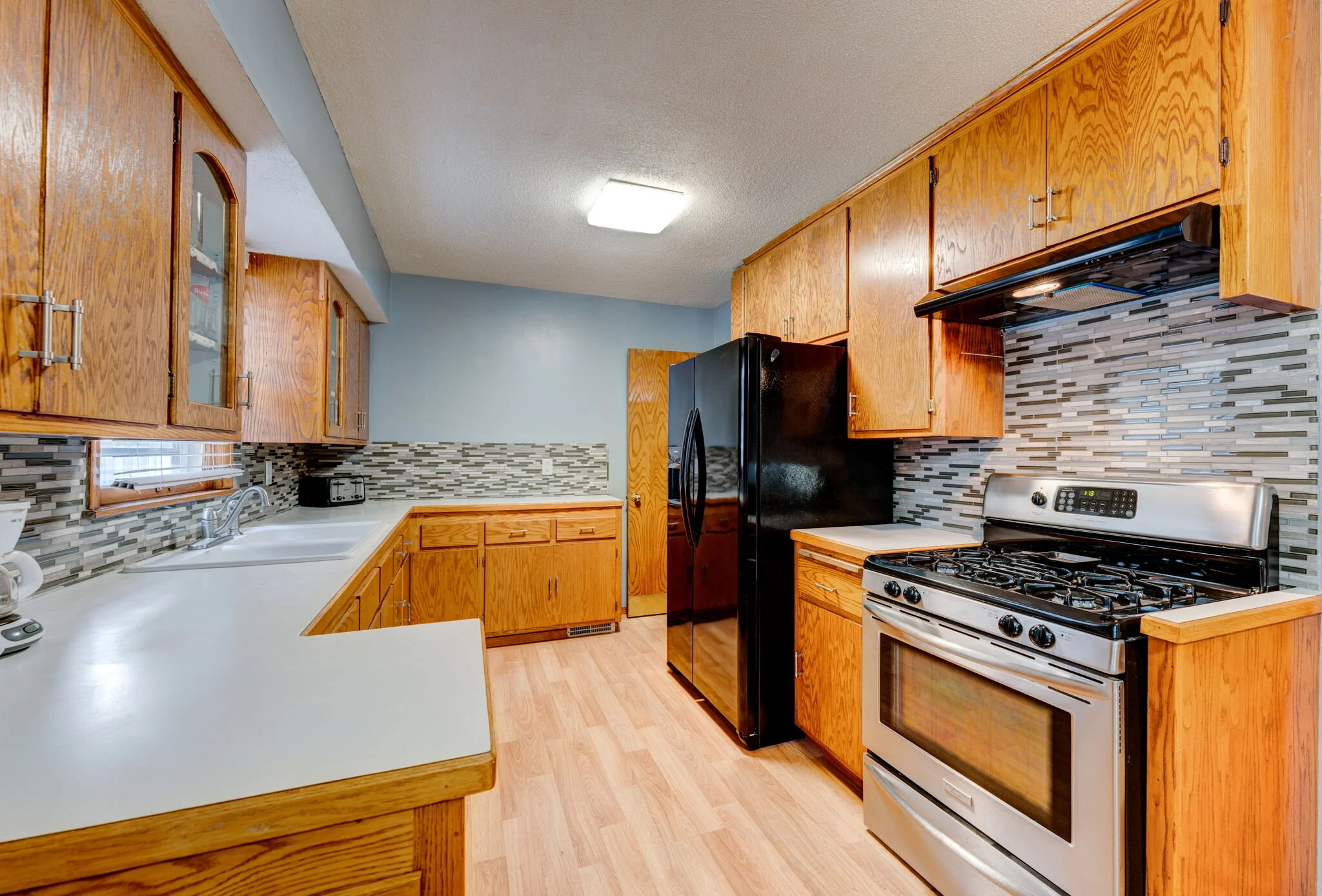 4911+East+Upland+Crest+Columbia+Heights-6-large-Remodeled+kitchen.jpg