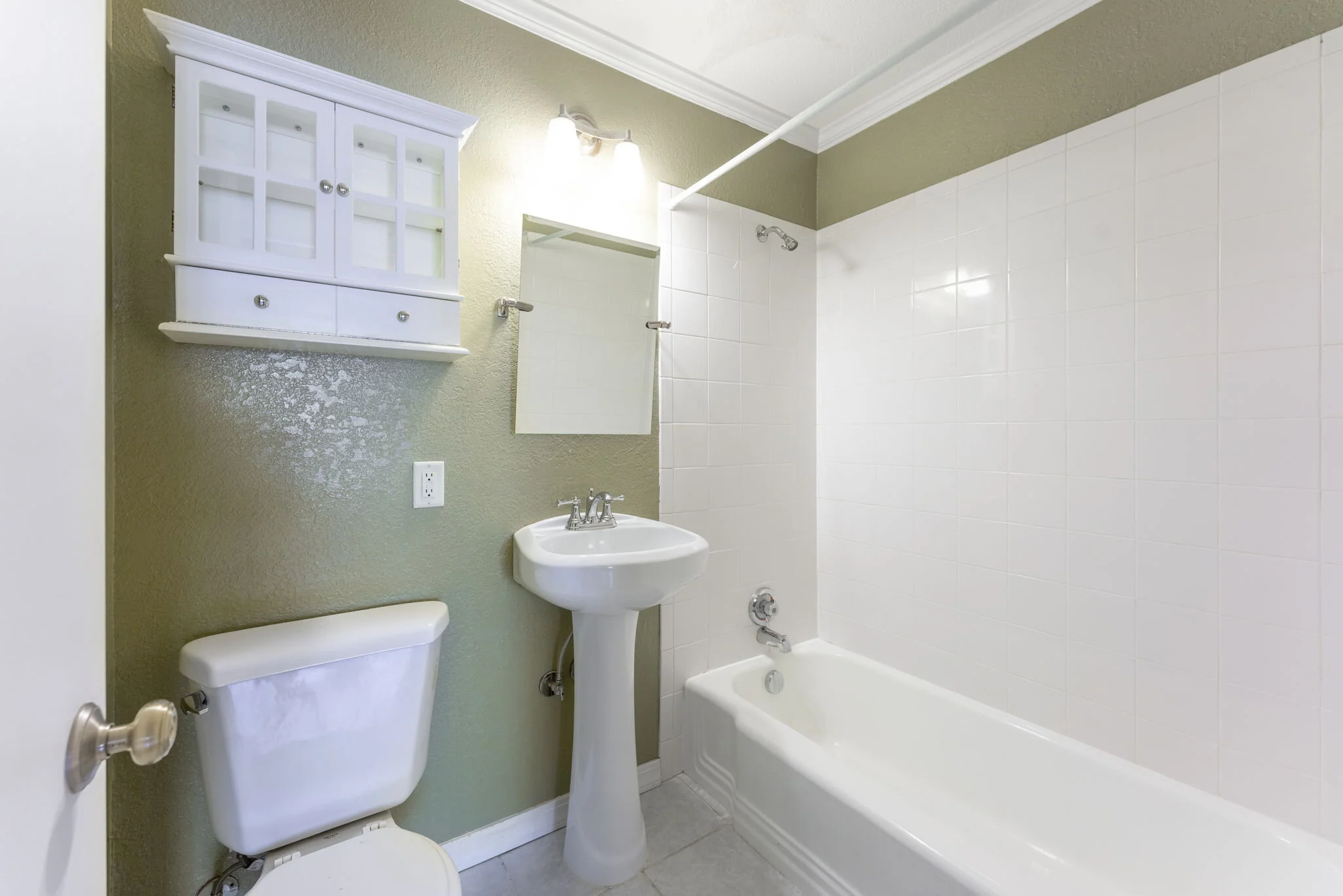 3120+Hennepin+Ave+S+Minneapolis-12-large-Bathroom.jpg
