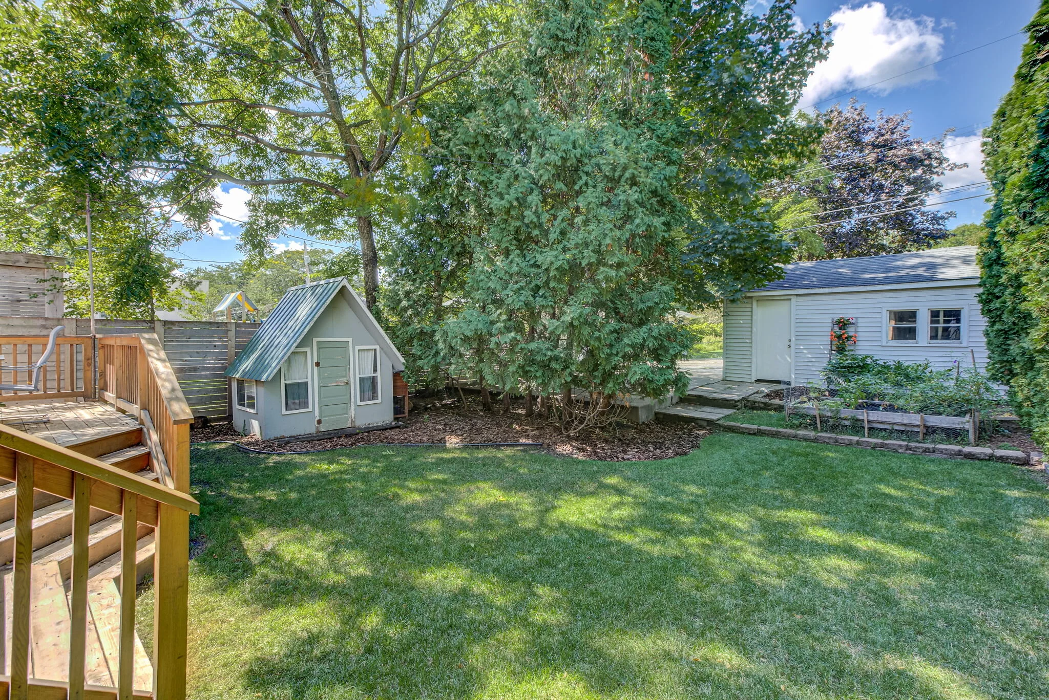 4044+Drew+Ave+S+Minneapolis-28-large-Back+Yard.jpg