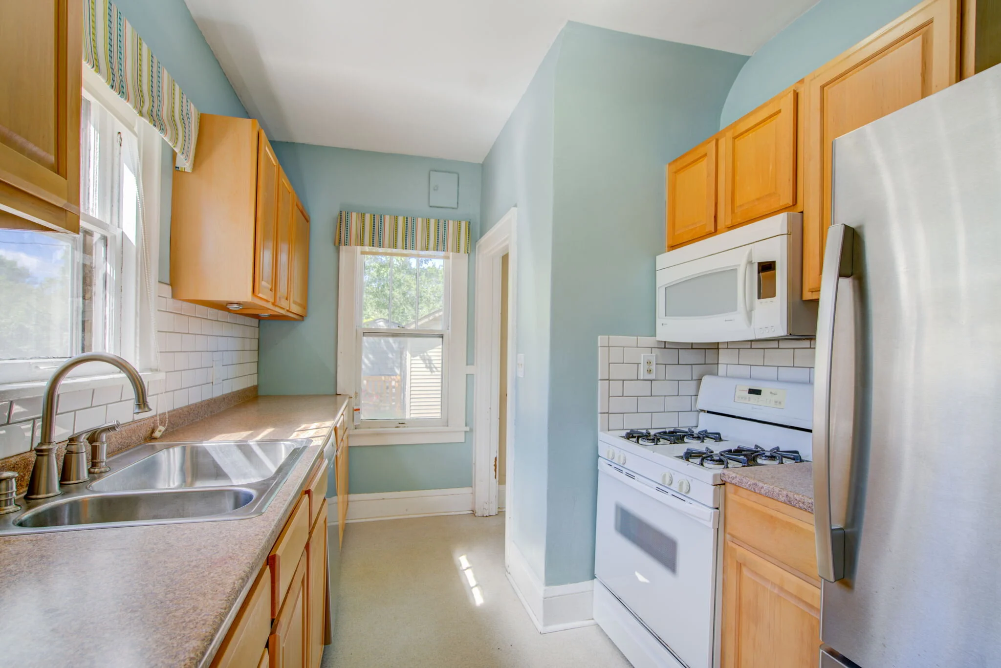 4610+42nd+Ave+S+Minneapolis-4-large-Kitchen.jpg