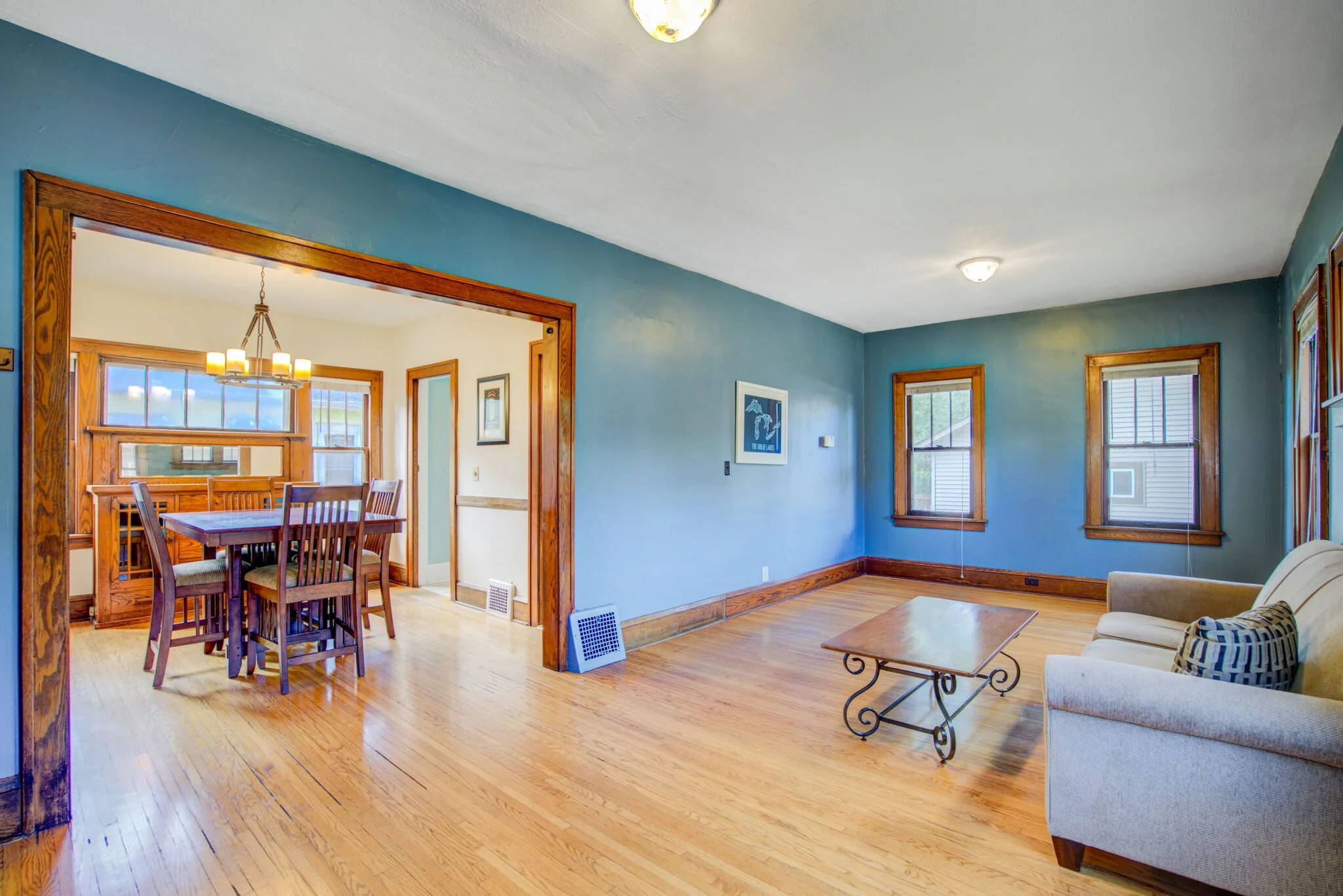 4610+42nd+Ave+S+Minneapolis-1-large-Living+Room.jpg