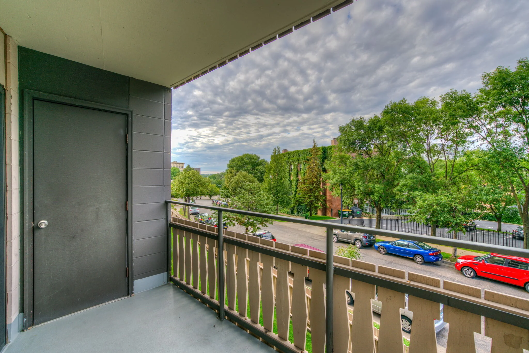 400+Groveland+Ave+%23213+Minneapolis-12-web-Balcony+with+bonus+storage.jpg