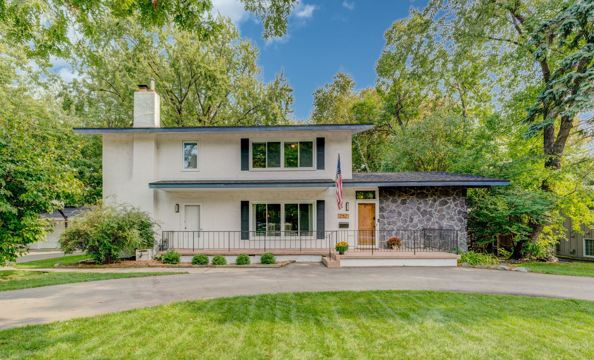 257 Blake Rd., Hopkins, MN.  $489,900.  Active