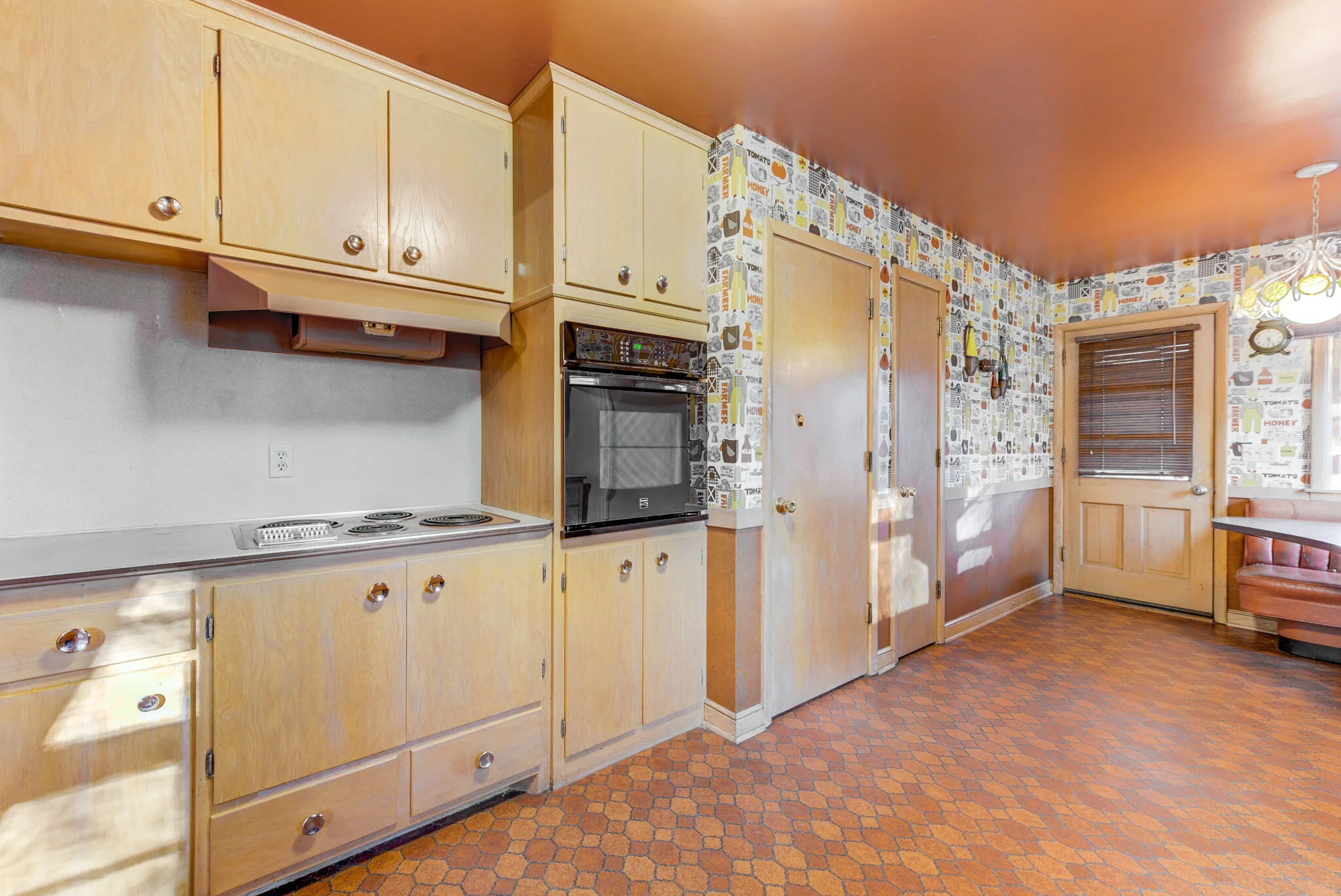 354+County+Road+B2+W+Roseville-9-large-Kitchen.jpg