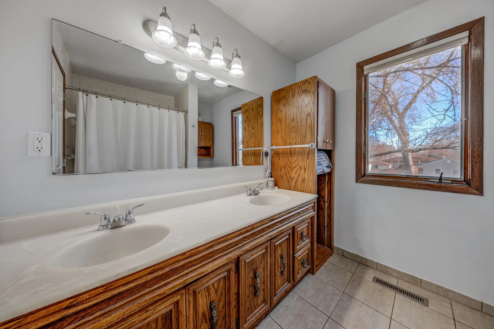 web_Bathroom-1.jpg