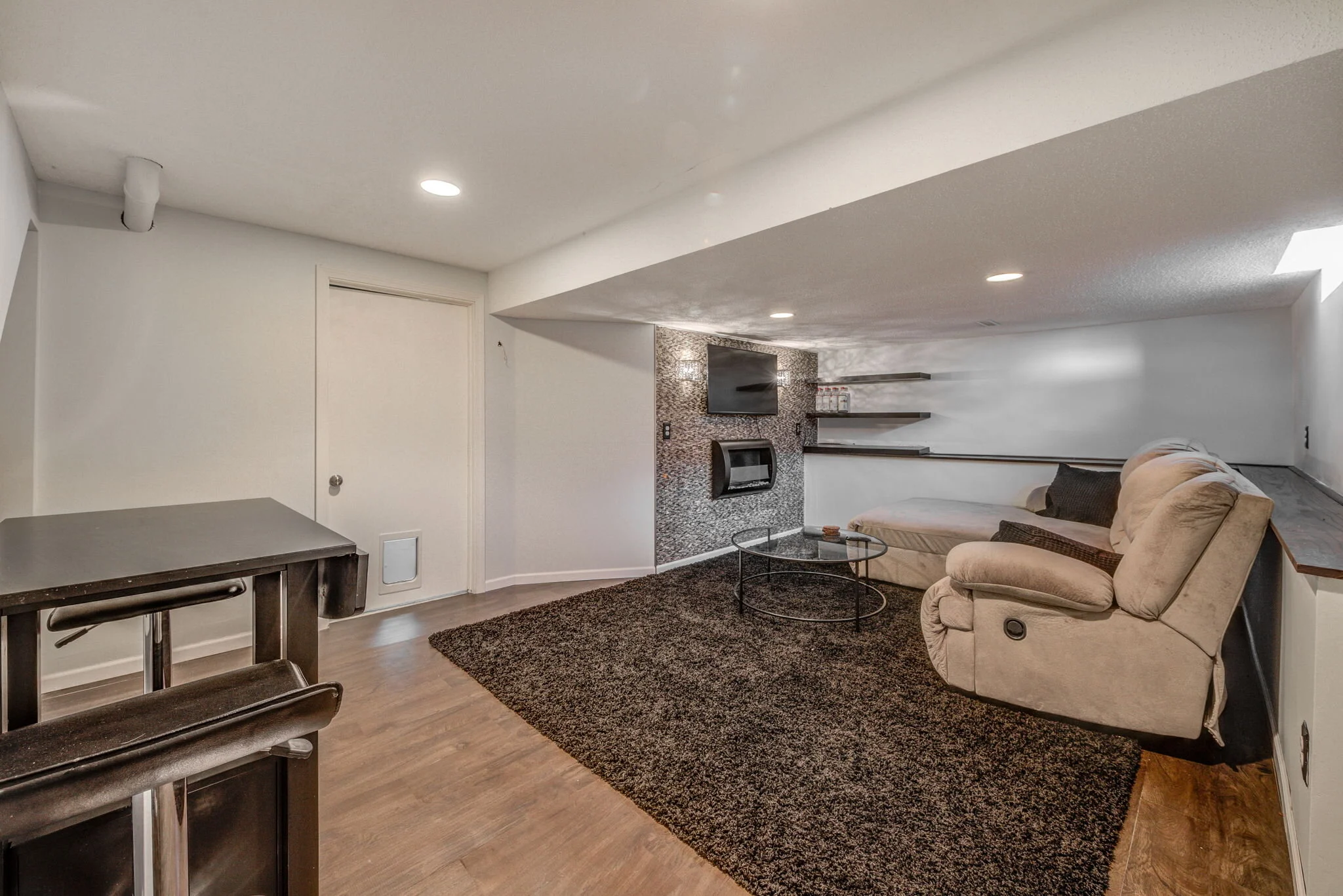 web_Family Room -1.jpg