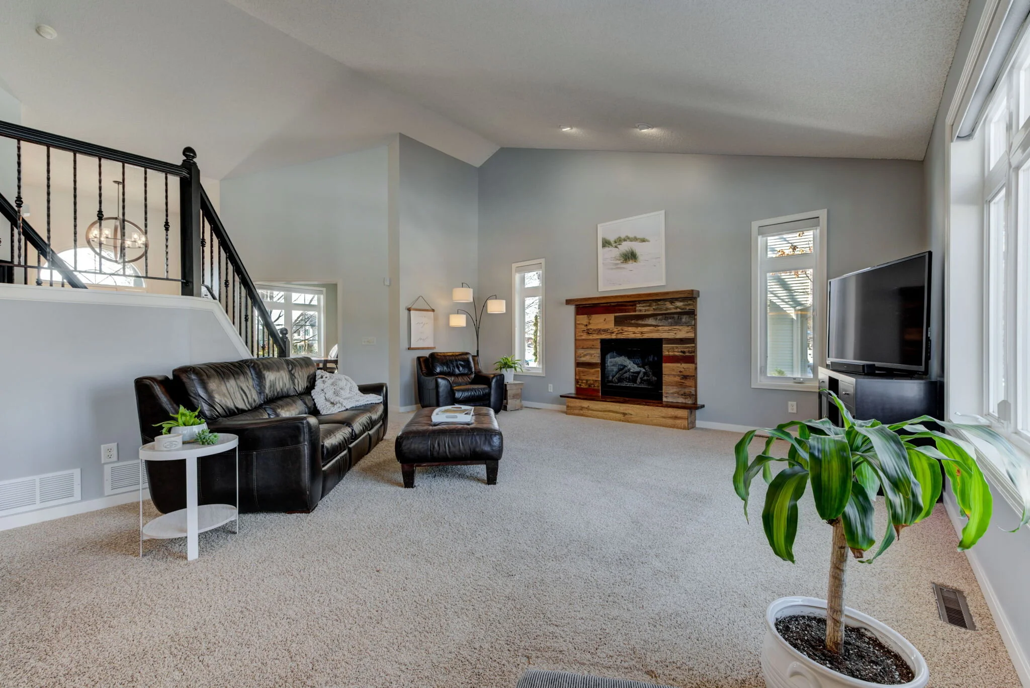 web_Living Room1.jpg