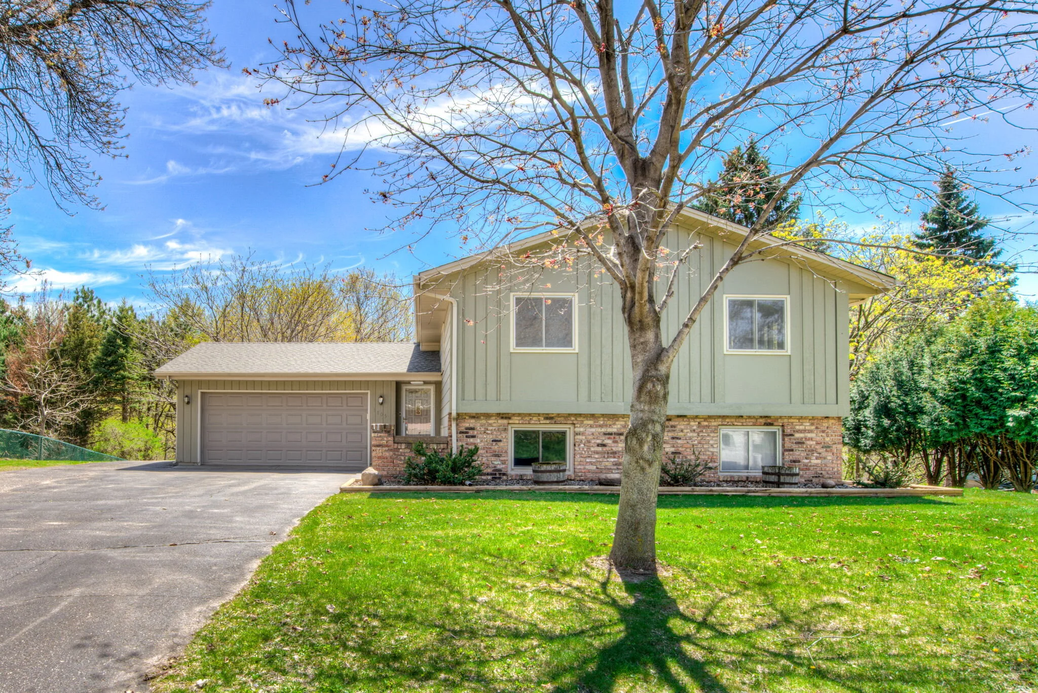 1805 Skyline Drive South, Burnsville, MN $324,900