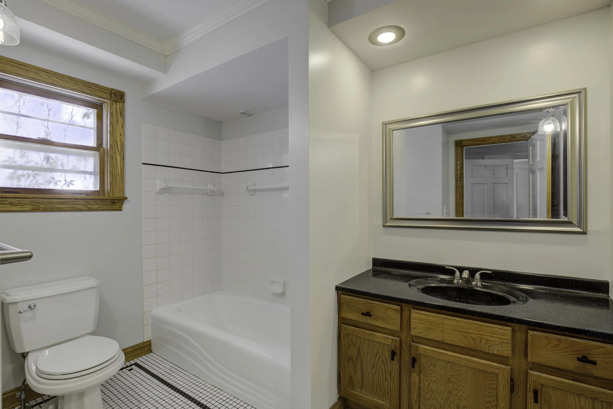web_Bathroom.jpg