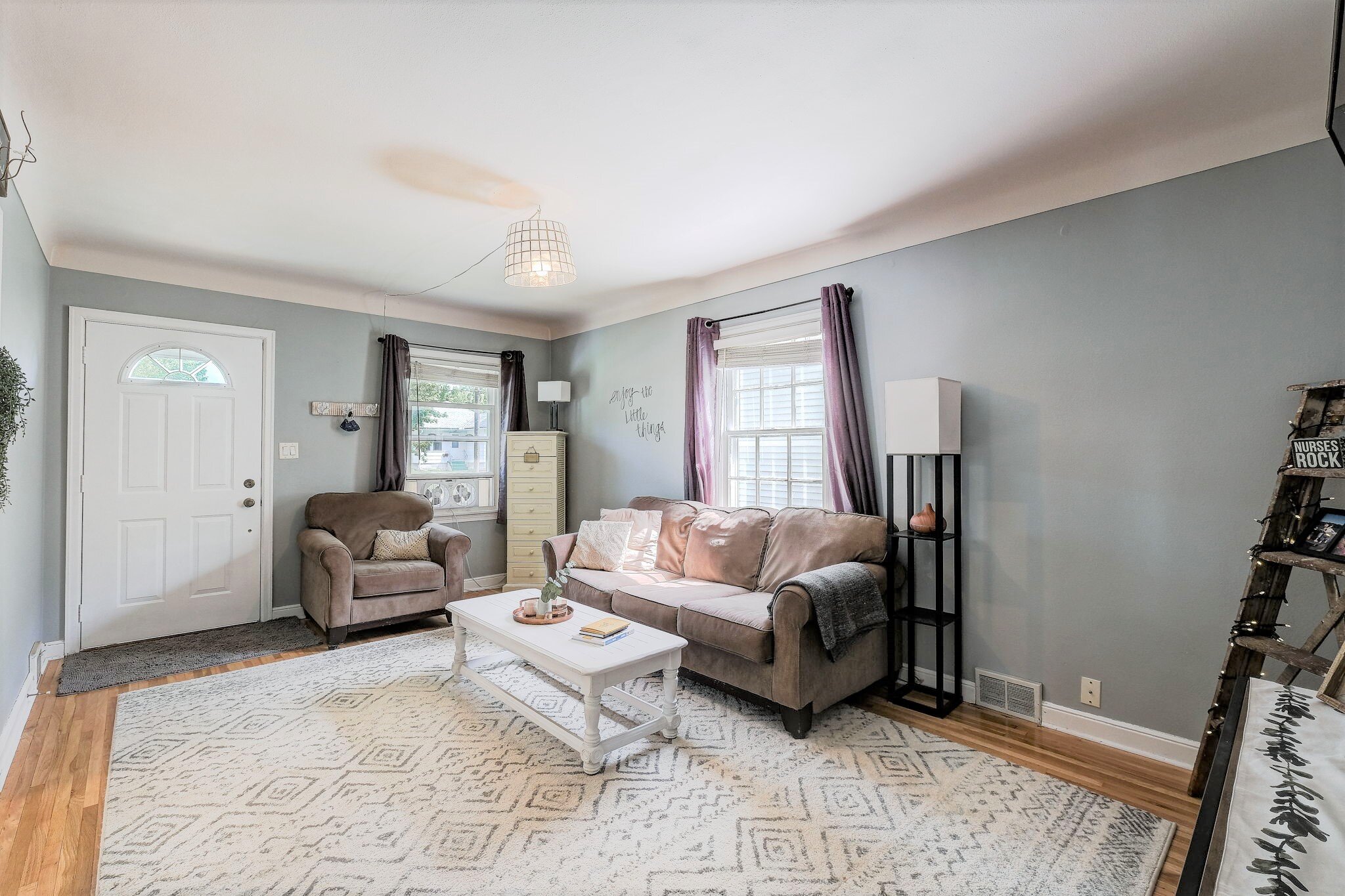 web_Living room (2) (1).jpg