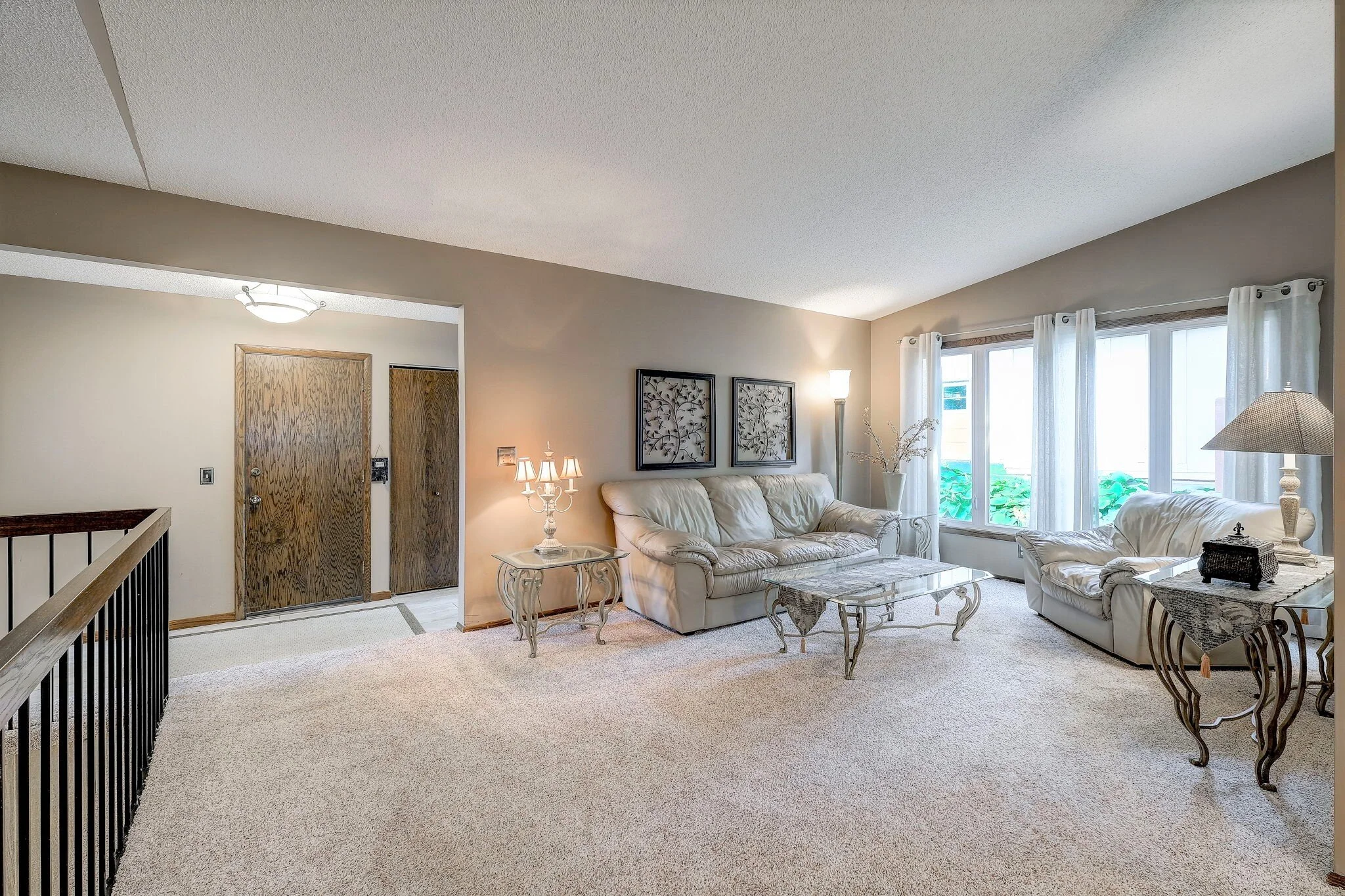 Living room 2.jpg