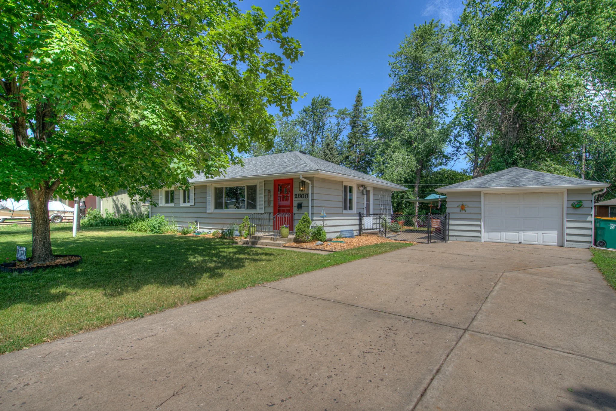 Brooklyn Center Home For Sale.  $264,900