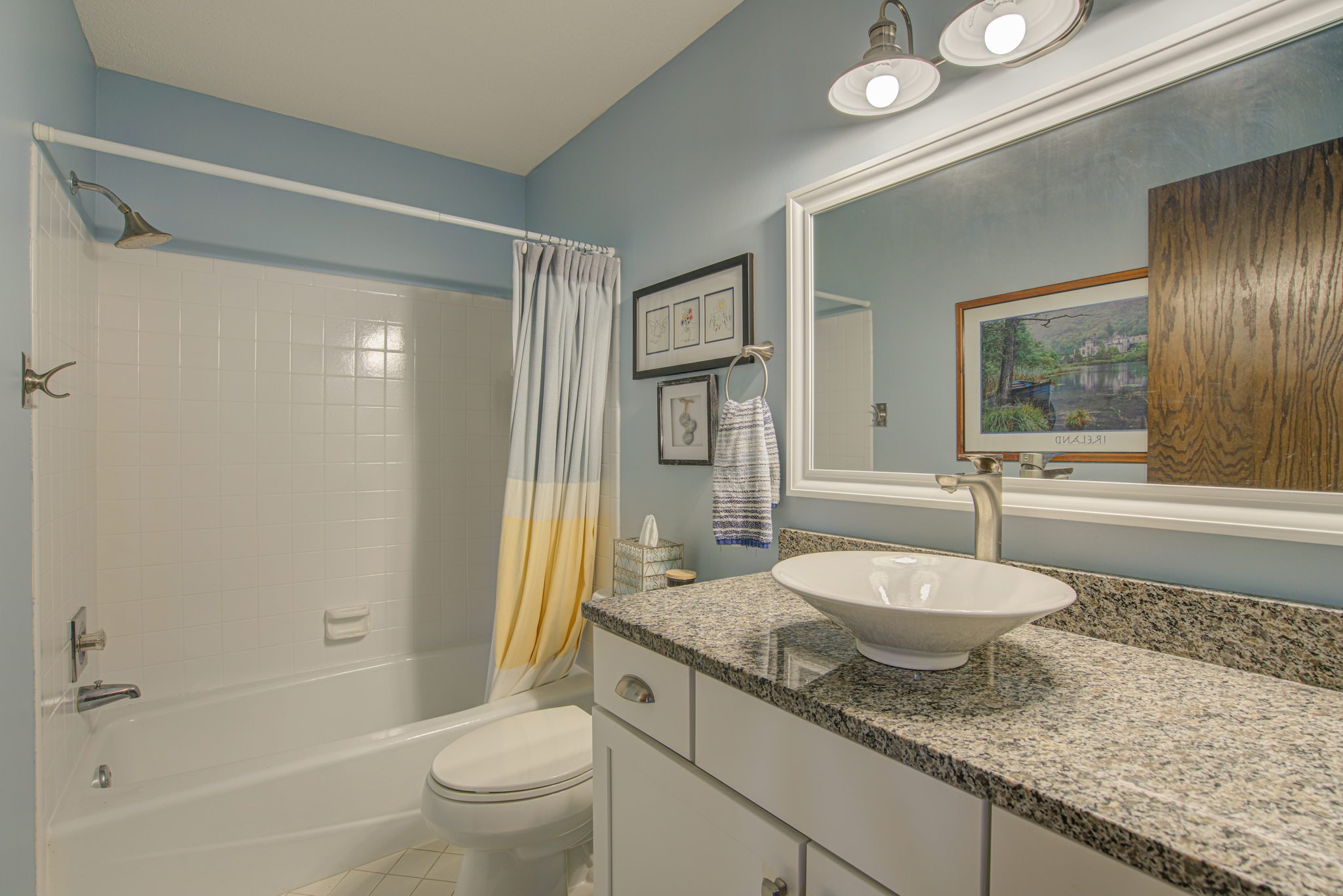 web_17 Bathroom 2.jpg