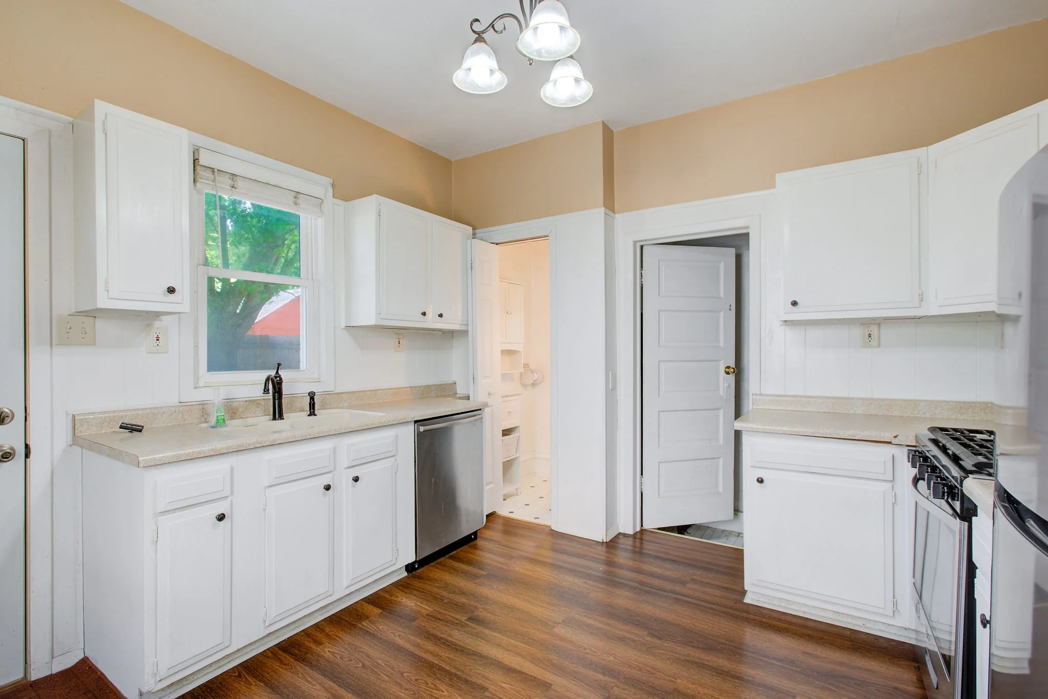 web_9 Kitchen.jpg