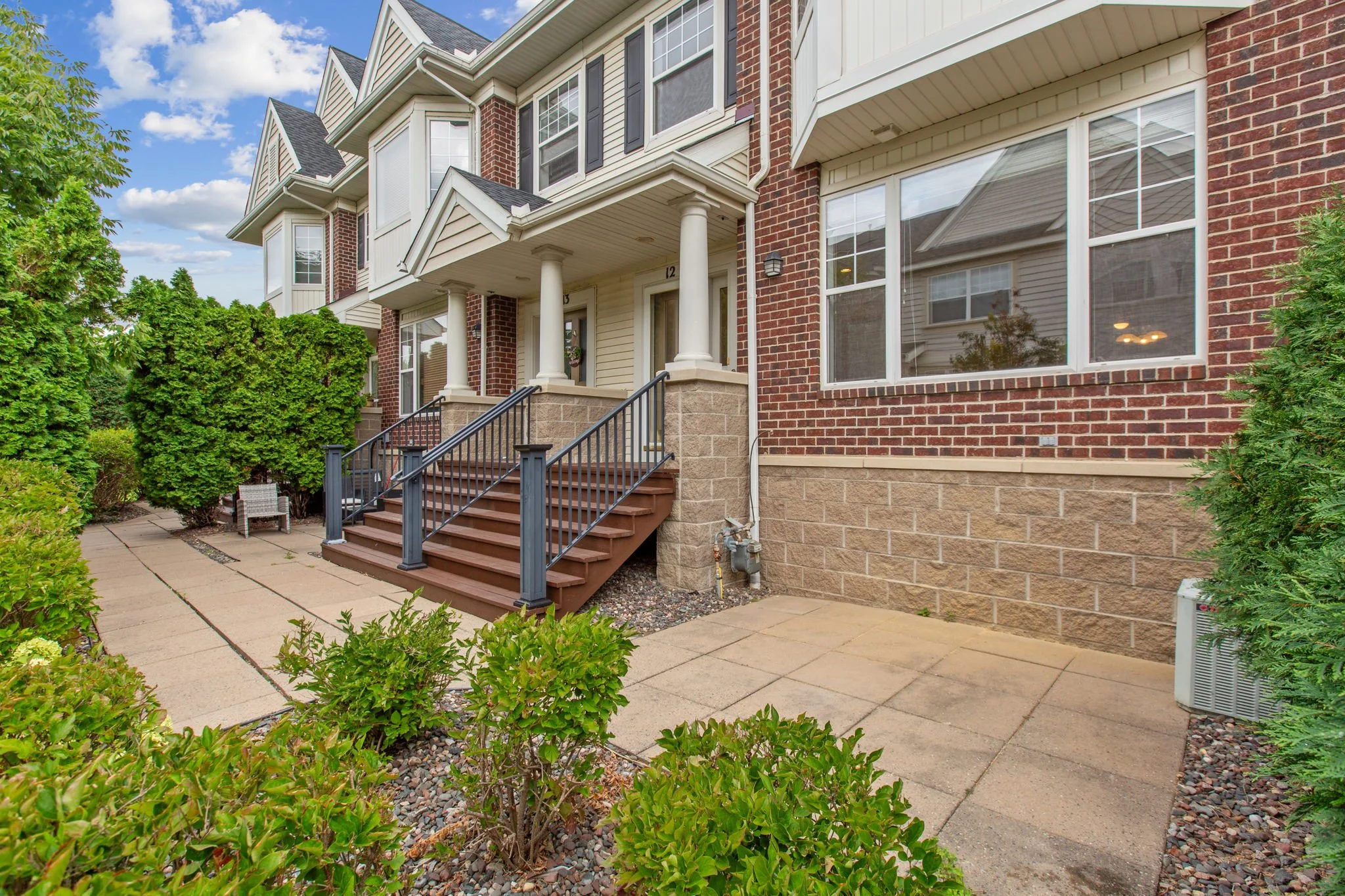 10-web-or-mls-03_Exterior.jpg