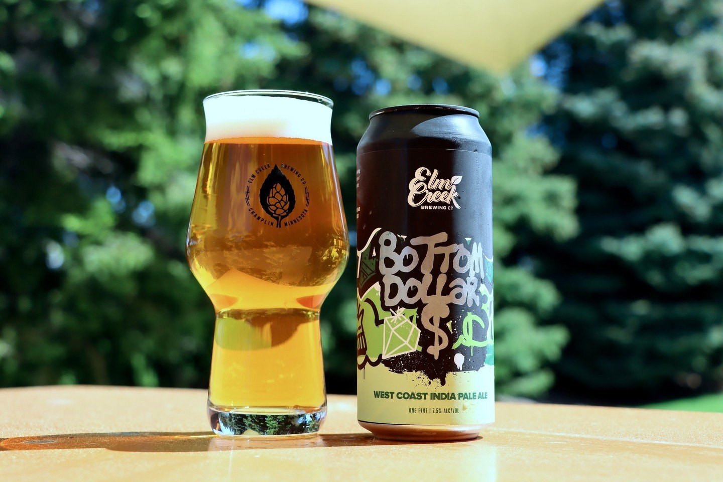 It's giving ⚡️ WEEKEND VIBES ⚡️ ⁠
⁠
Bottom Dollar West Coast IPA- yes please! This crispy, hoppy, crusher of a beer is such an awesome addition to any beer fridge!⁠
⁠
🍺  Celebrate the long holiday weekend with something you deserve! Pick up a 4-pack