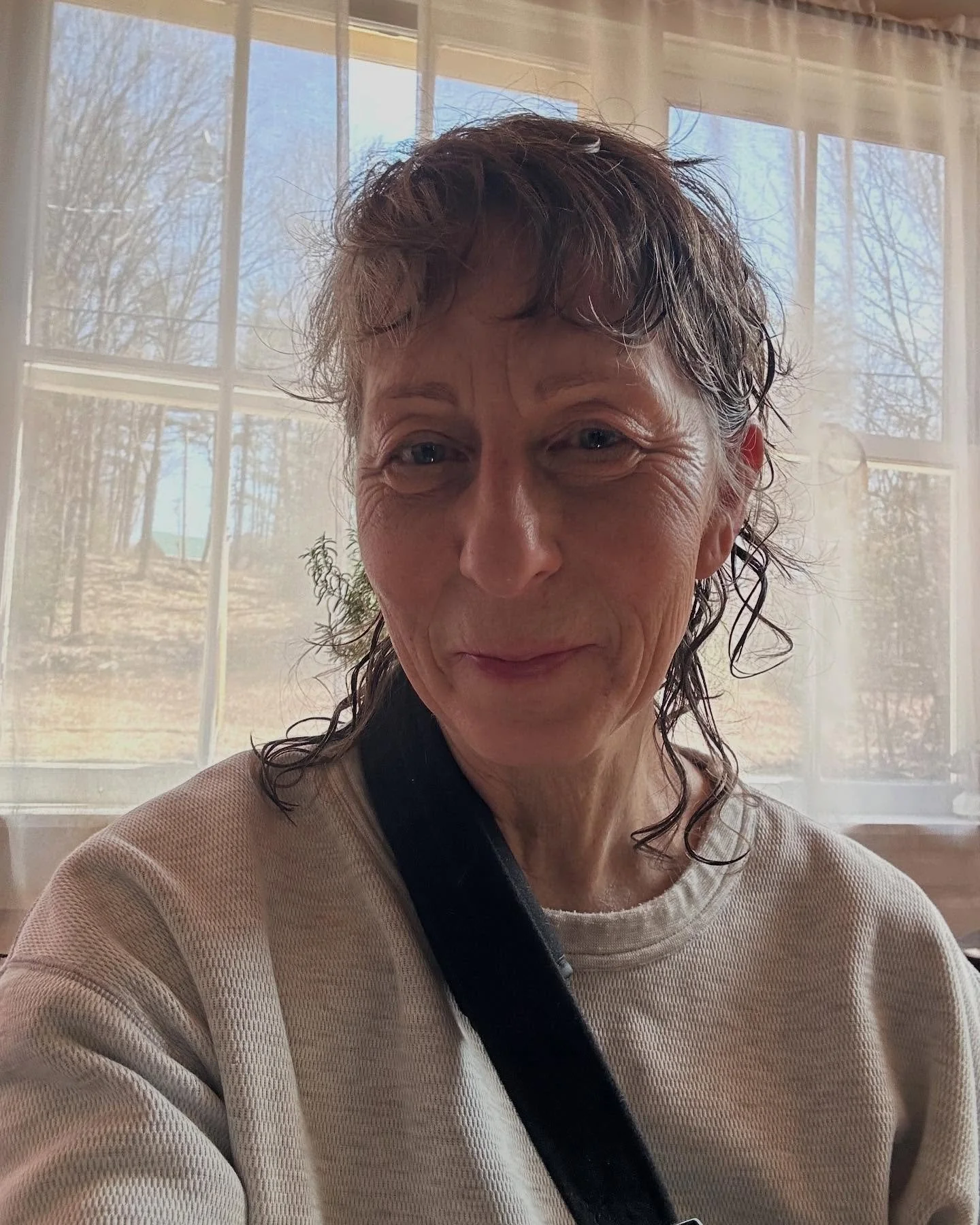 Shoulder surgery was a success, my new hair&hellip;not so much 😂 
Bookings on my website are live again with few option changes to help me keep up with demand. 🙏🏽

I am also working on a community site to support ongoing connections with our anima