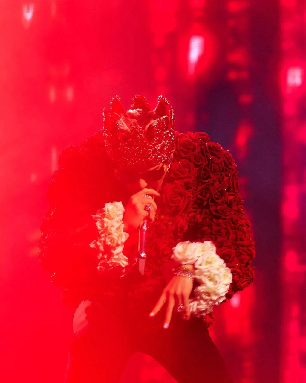 [BLOG] Thoughts on Übermensch: G-Dragon is a Titan in the Studio and on Stage