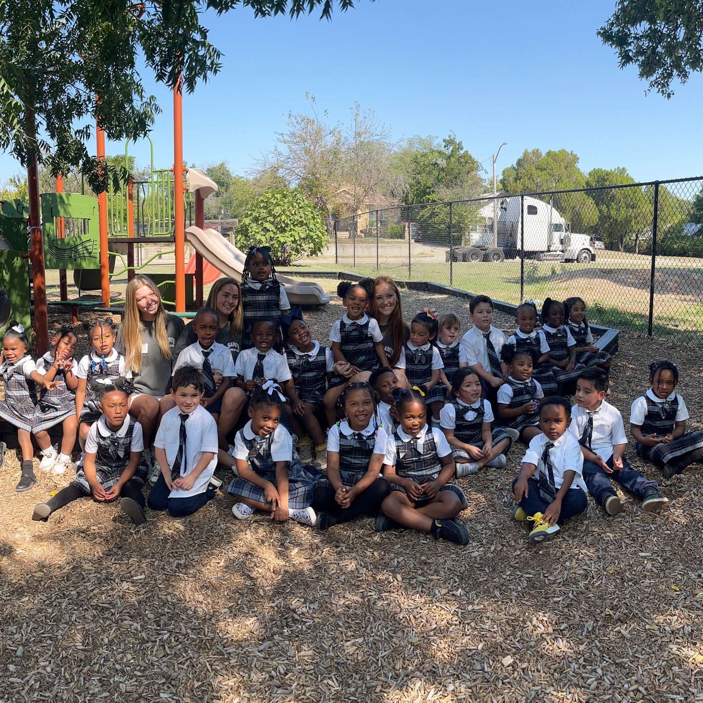 A HUGE thank you to the seniors from @aseschool who joined us this morning for their day of service. Our students enjoyed having them in their classrooms, and they were a big help to our teachers. Thank you for joining us!