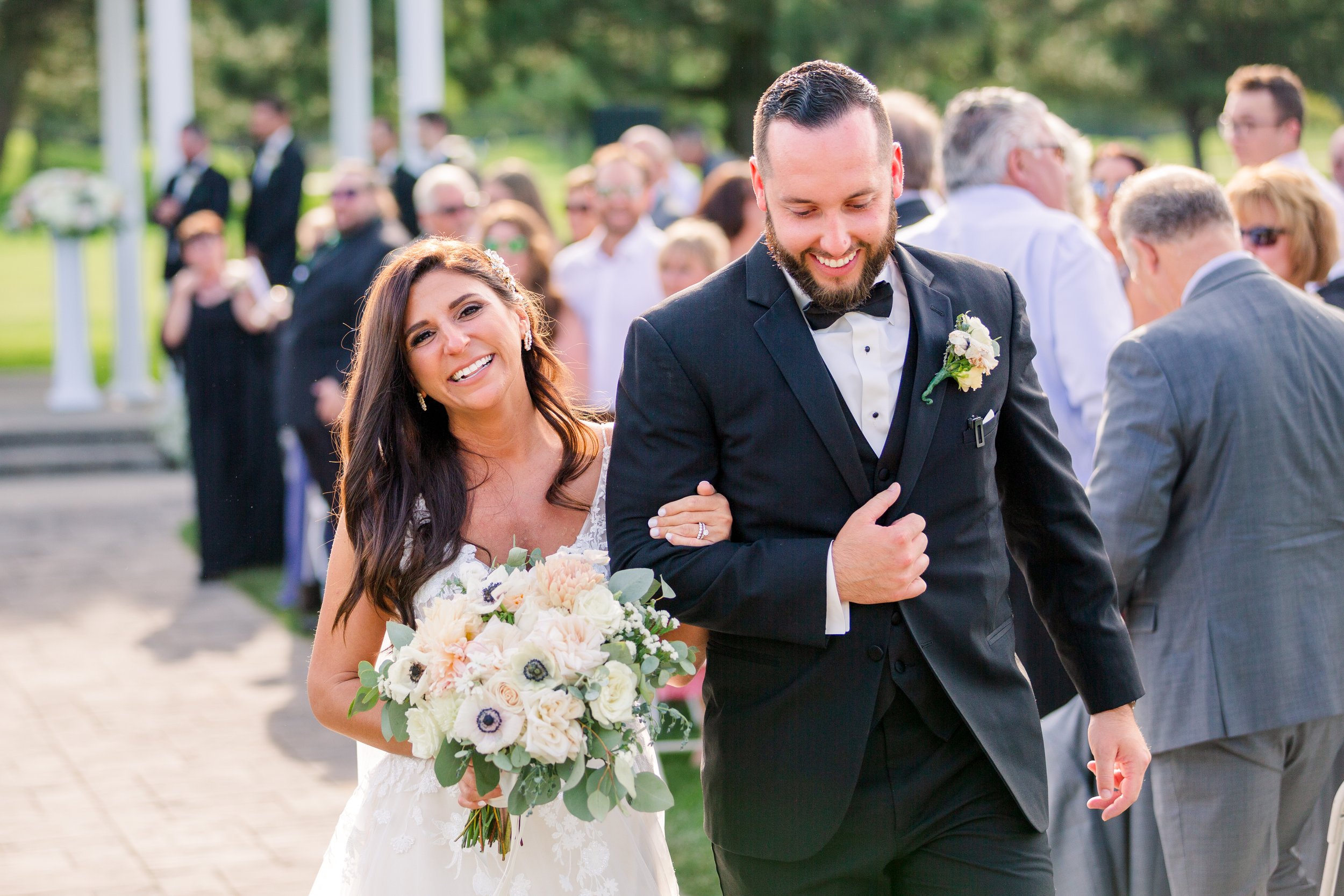 Sycamore Hills Golf Club: Gina & Garrett’s Romantic Late-Summer Wedding