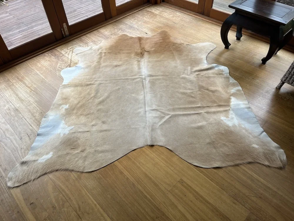 Cowhide 20 - Caramel honey