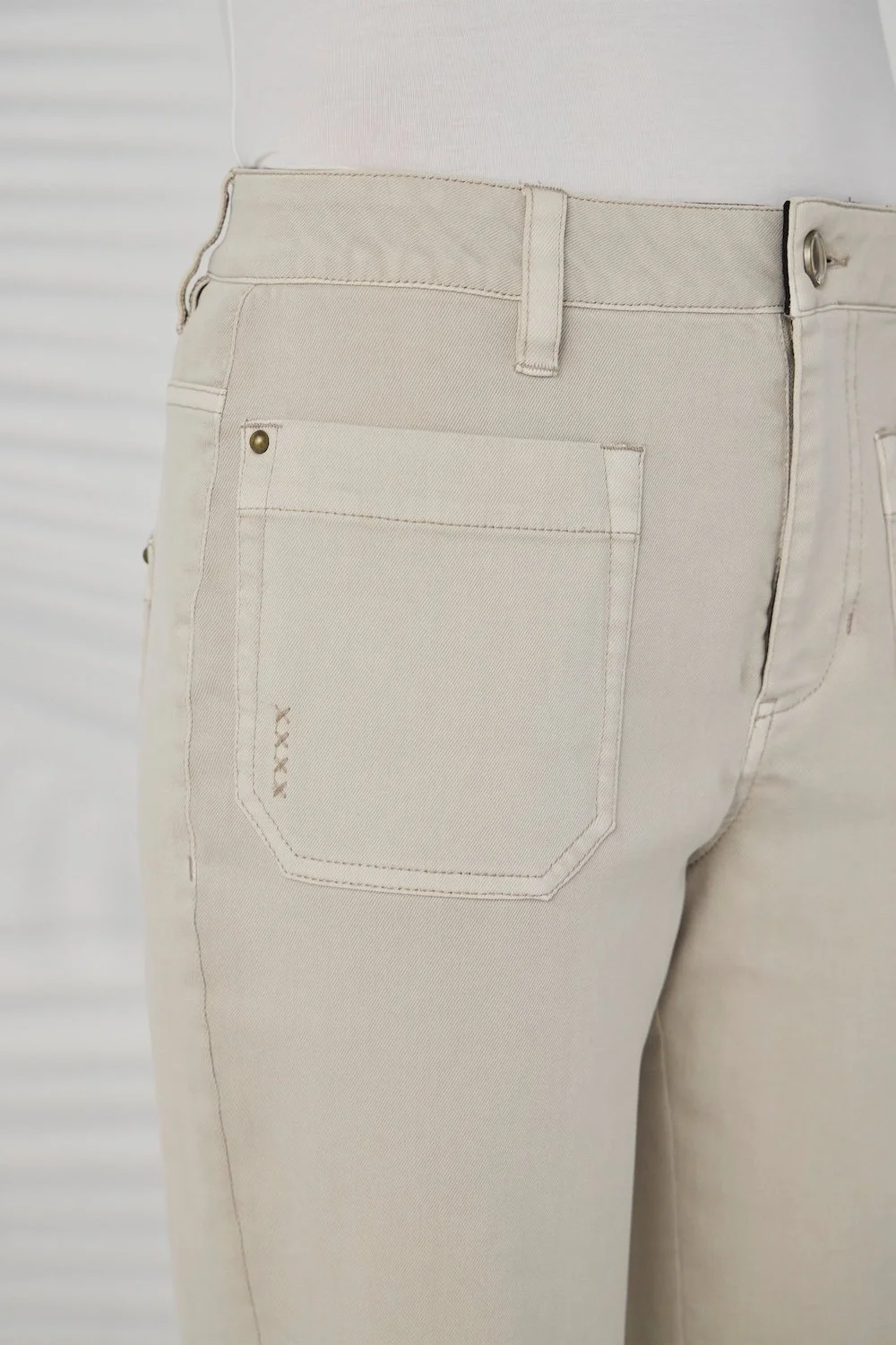 Chrome-jean-almond-lania.jpg