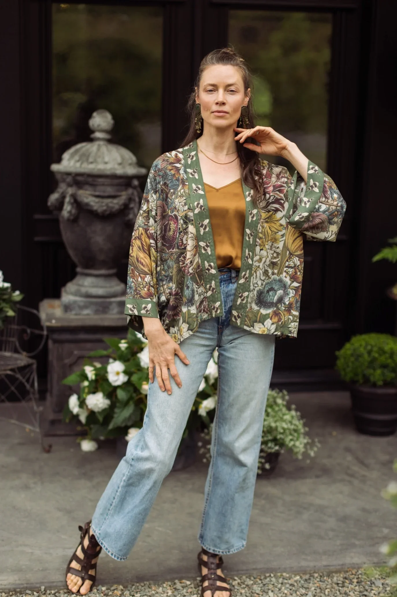 Love-Grows-Wild-Pixie-duster-with-antique-florals-and-bees-Market-of-Stars-albury-wodonga.webp