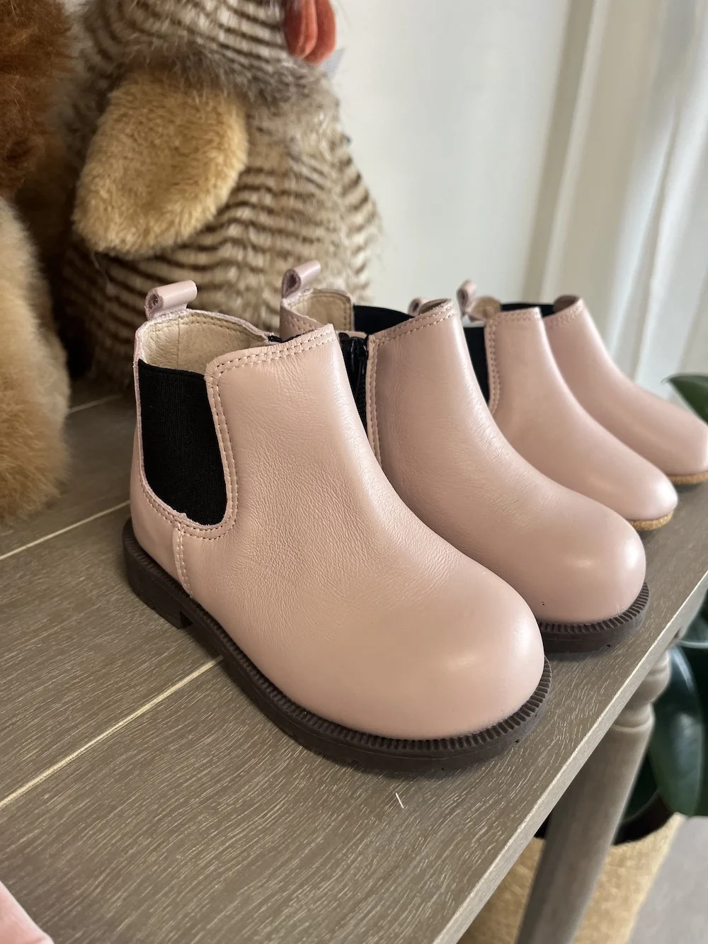 kids-leather-boots-pink.jpeg