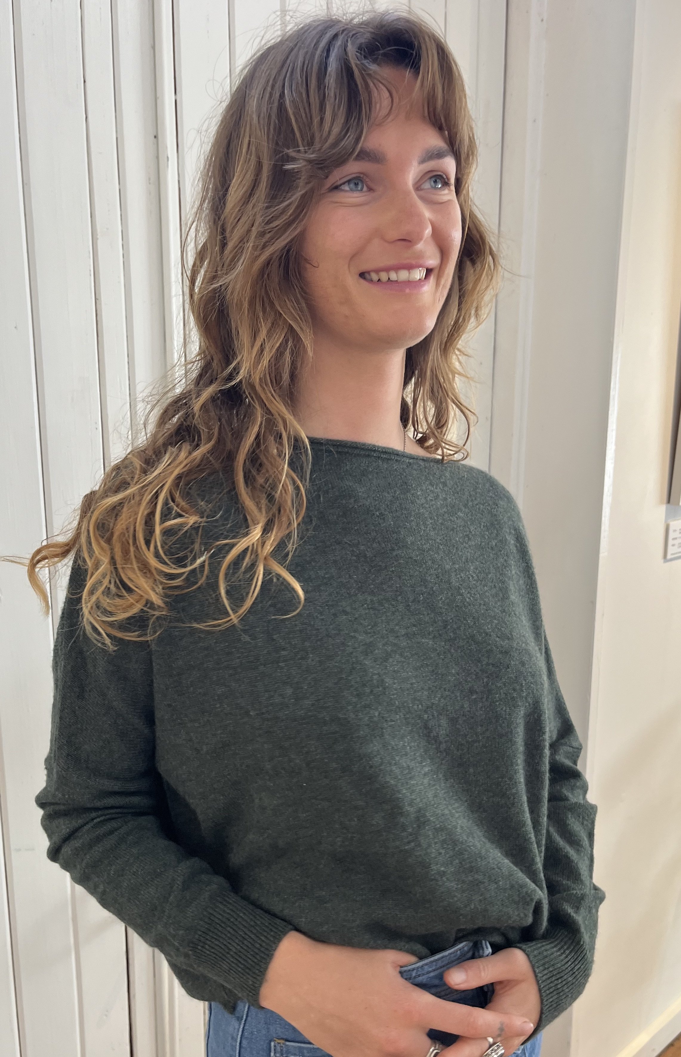 Green cashmere boatneck jumper.jpeg