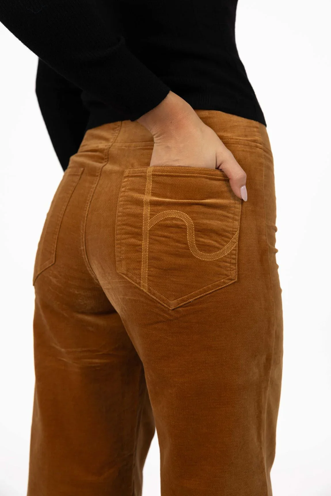 humidity-stitched-pant-camel-cotton-pant.webp