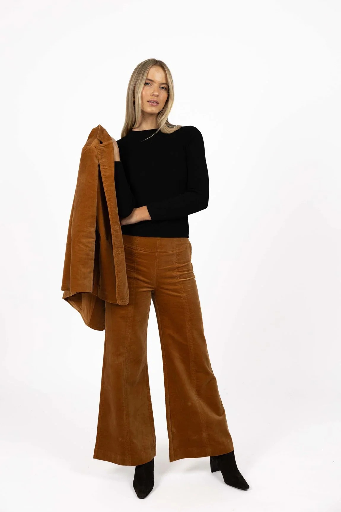 humidity-stitched-pant-camel-albury.webp
