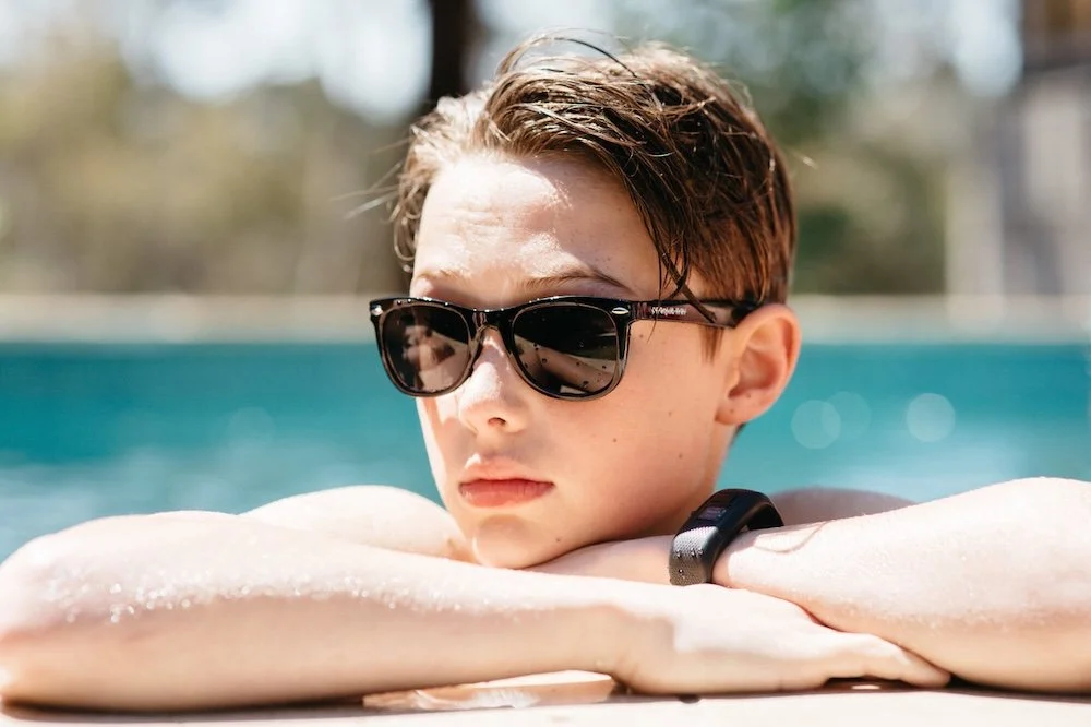 frankie-ray-black-sunglasses-gadget.jpg
