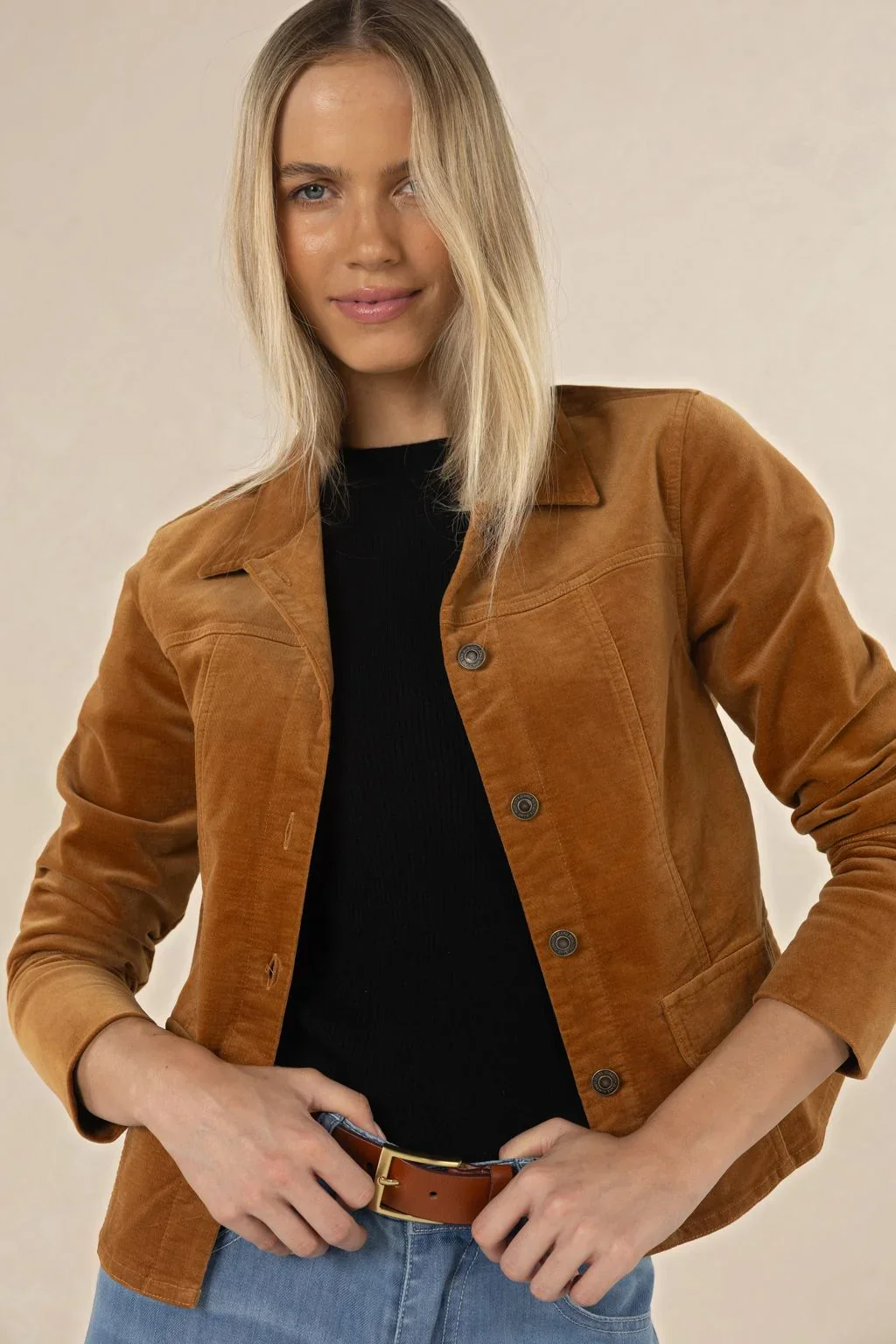 humidity-lifestyle-gabi-jacket-camel-albury.webp