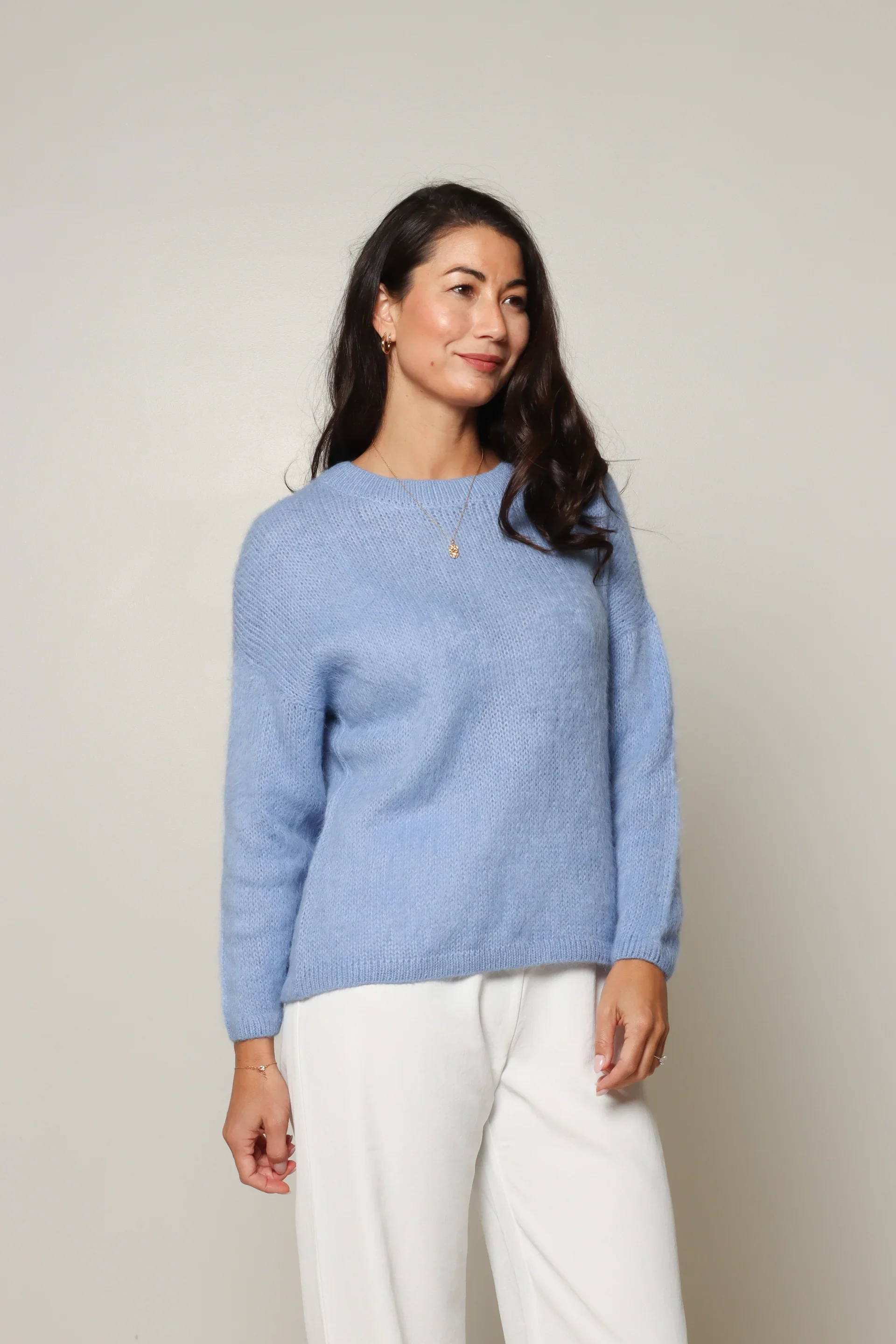 la-sierra-suri-alpaca-crew-neck-jumper-sky-blue.webp