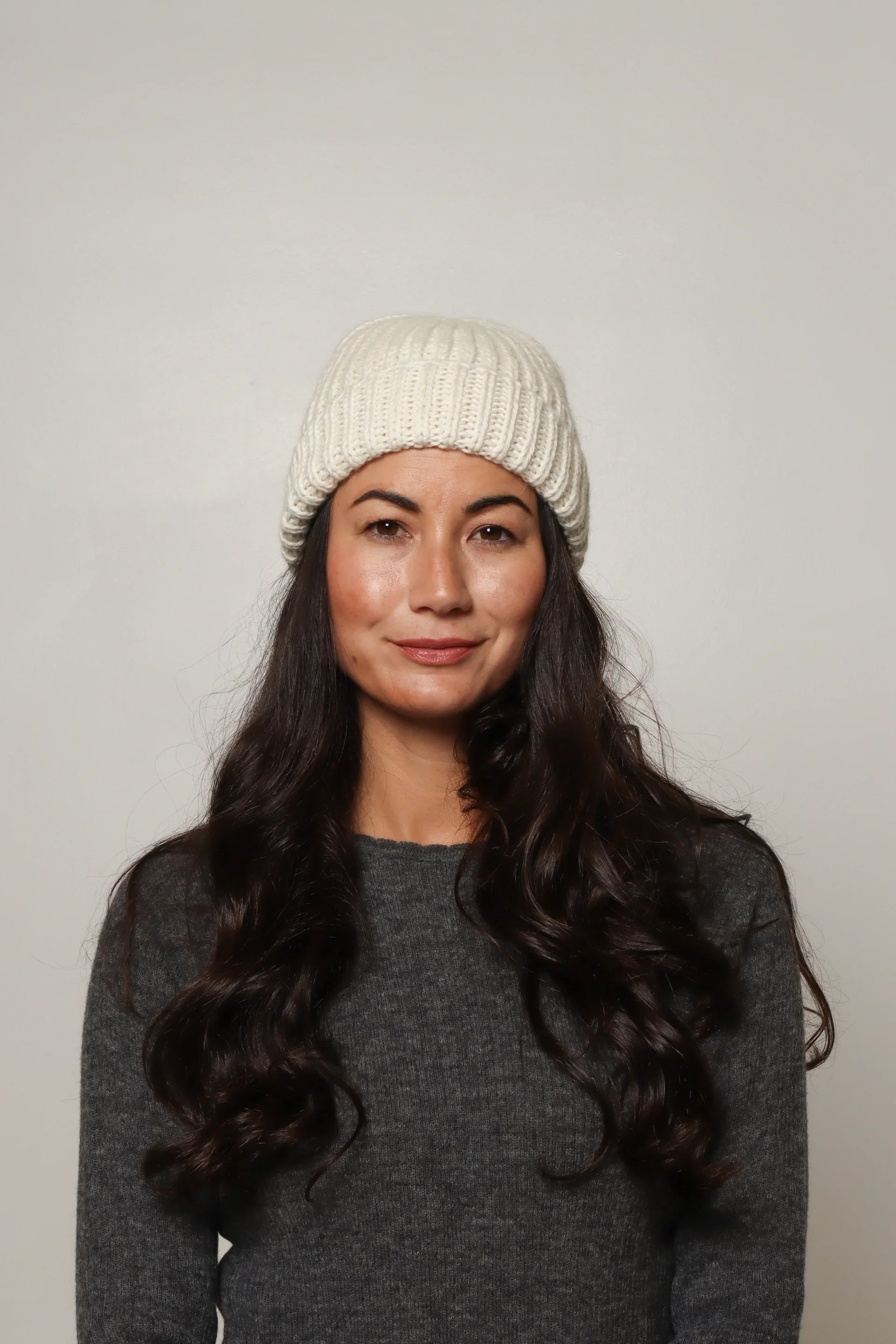 la-sierra-chunky-handknit-beanie-ivory.webp