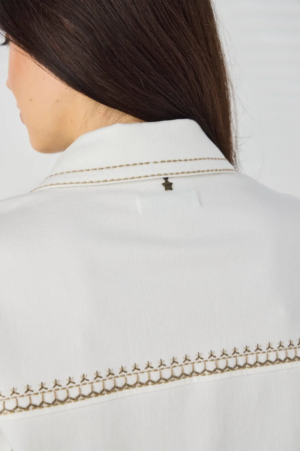 cross-jacket-lania-the-label.jpg