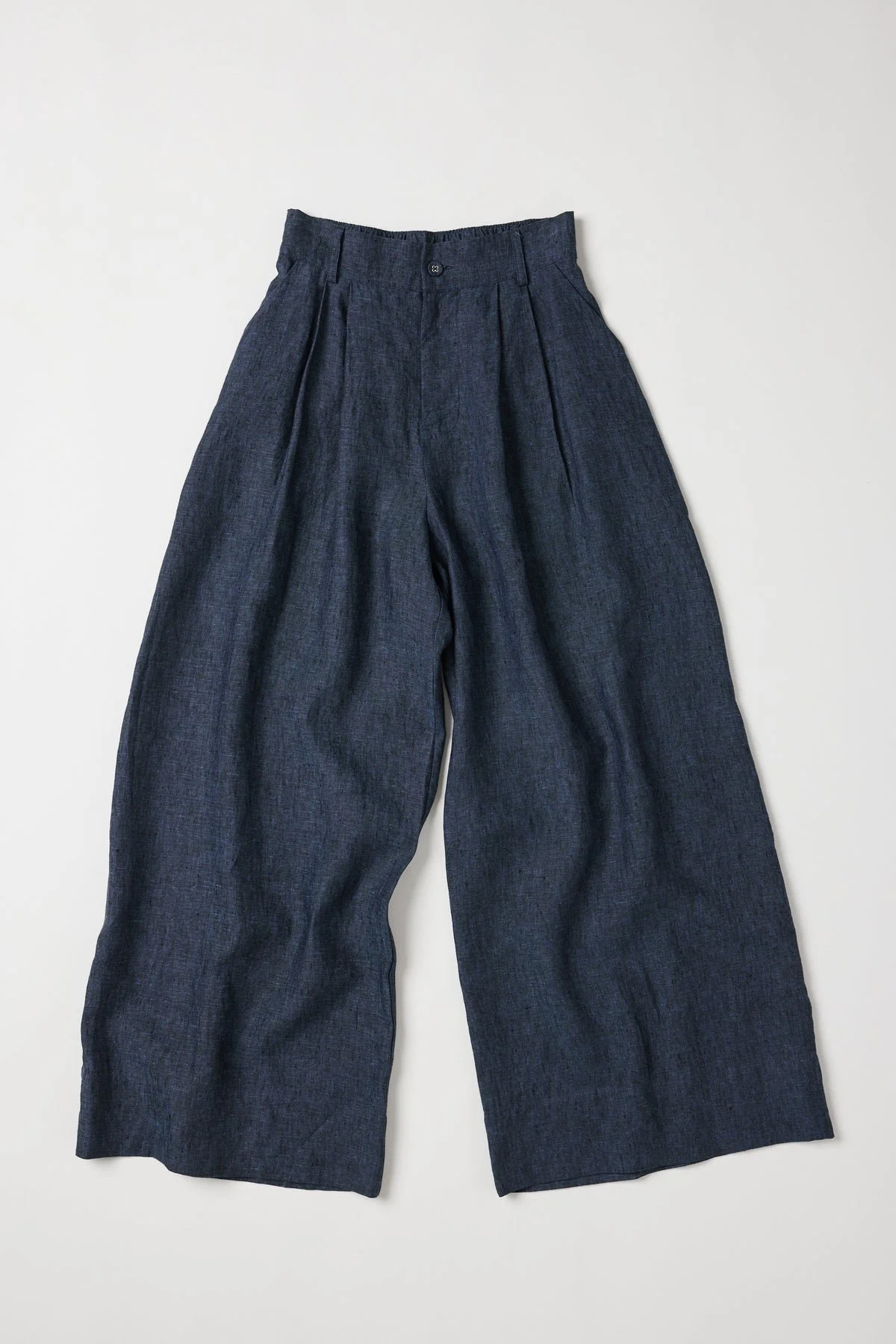 evas-sunday-Easton_Pant_Navy_Front.jpg