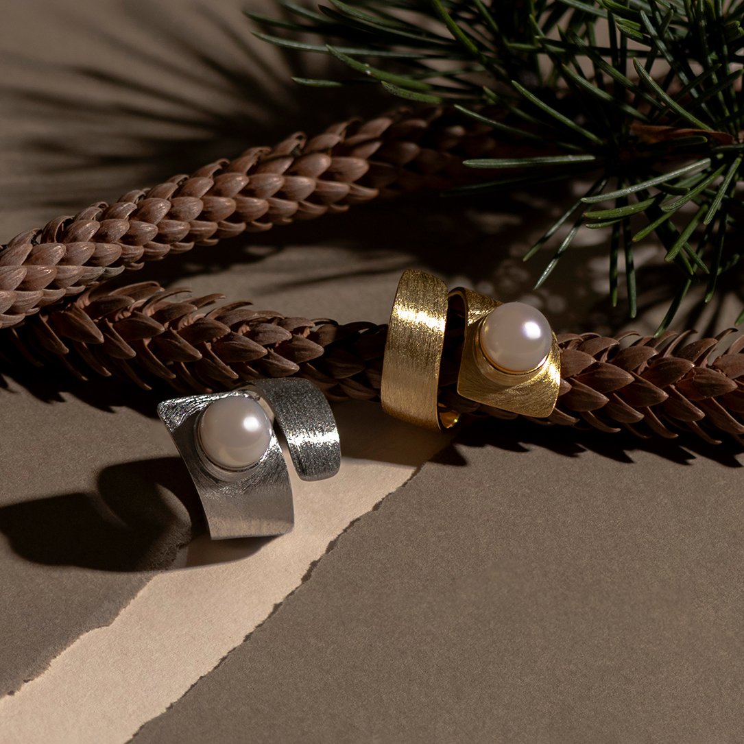 YiSu-Design-twist-pearl-rings-albury.jpg