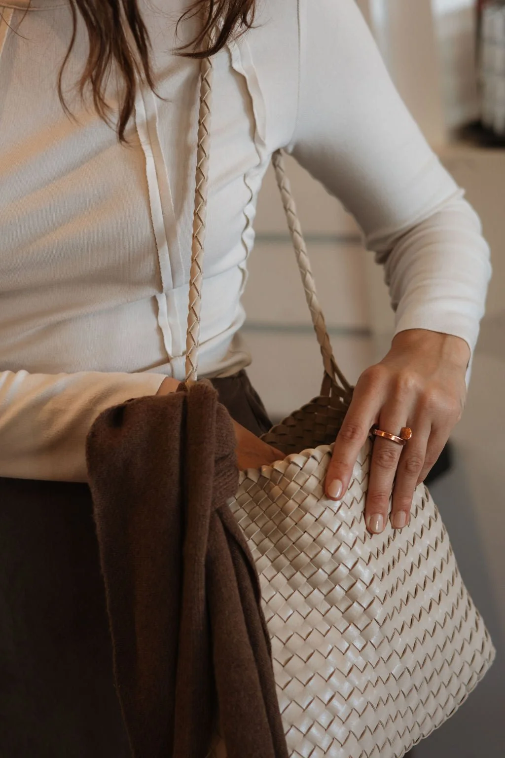 love-ov-ivy-tommi-top-beige.jpg