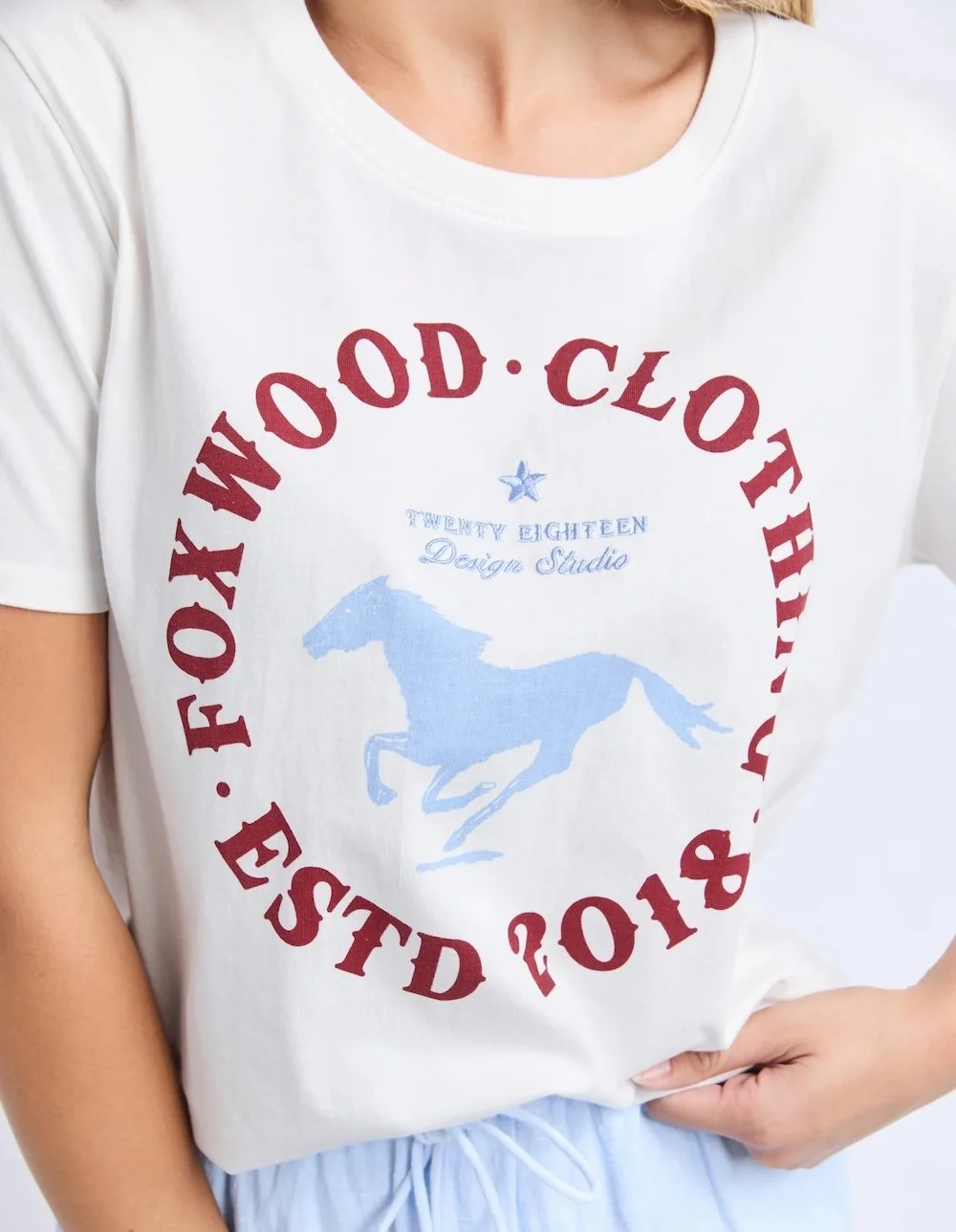 foxwood-estd-2018-vintage-white-horse-tshirt.jpeg