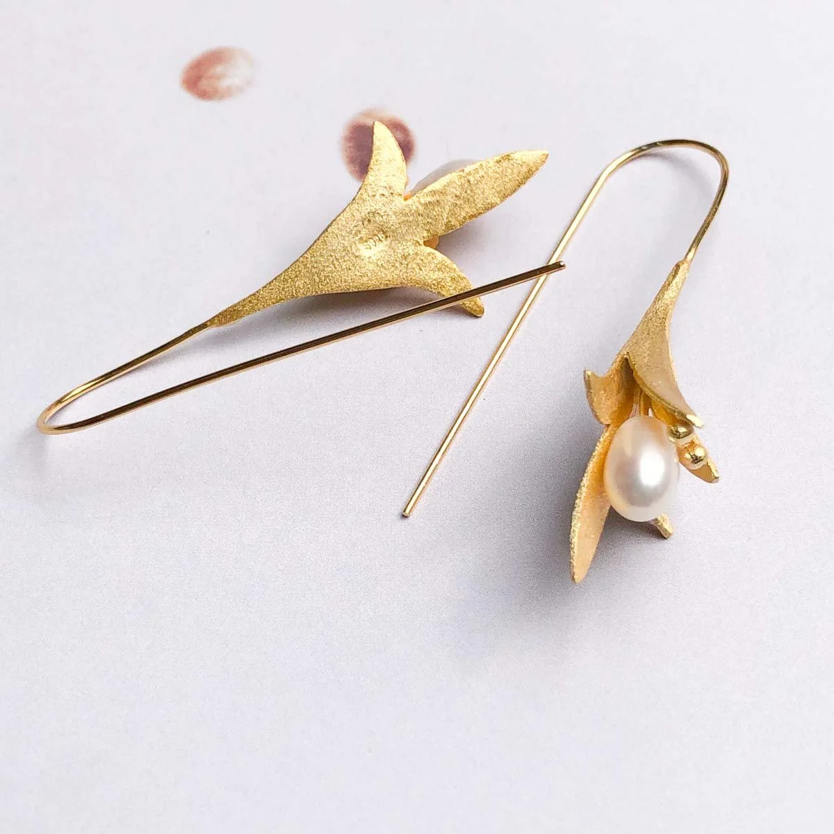 yisu-lily-hook-earrings.jpg