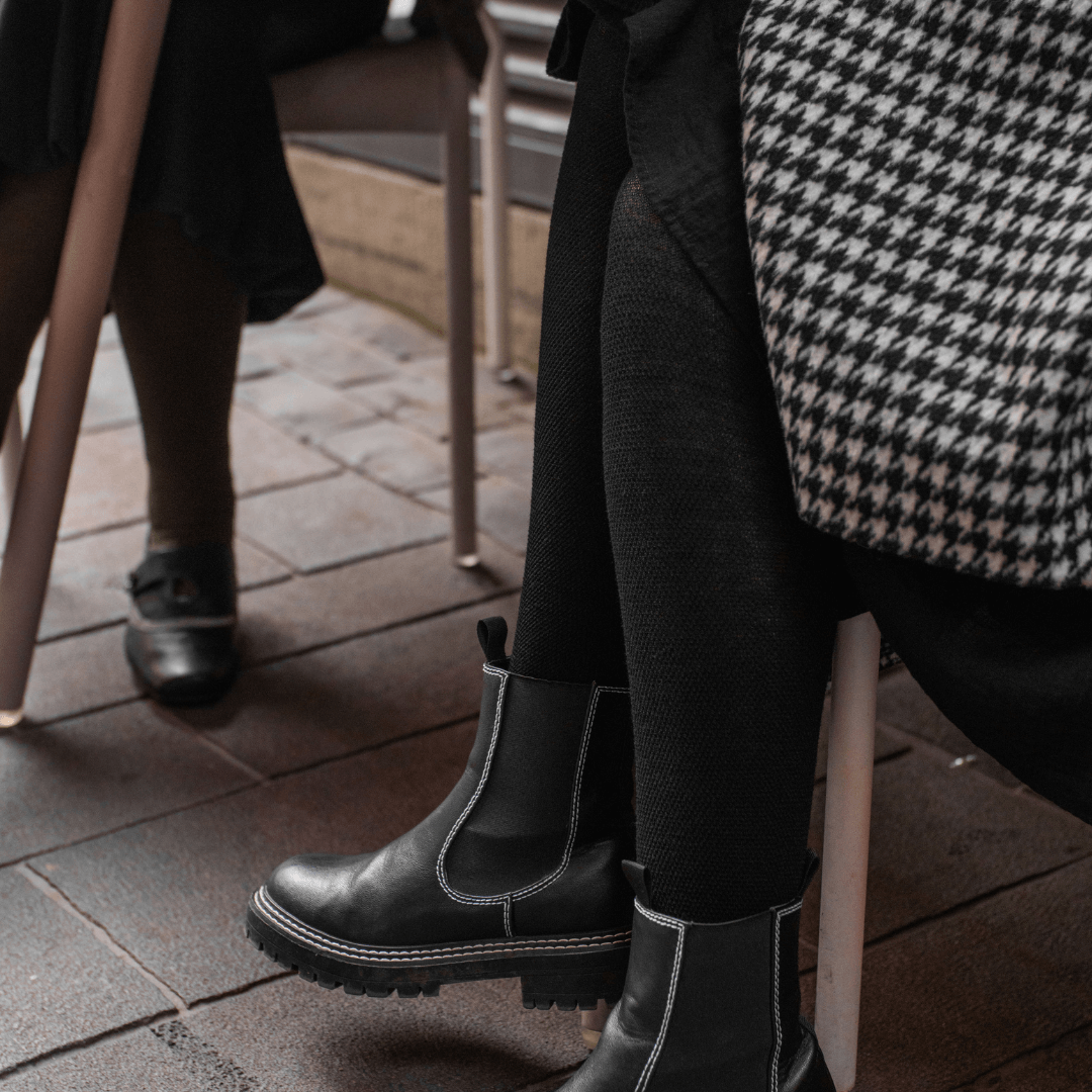 Mosey-merino-tights-textured-black.png