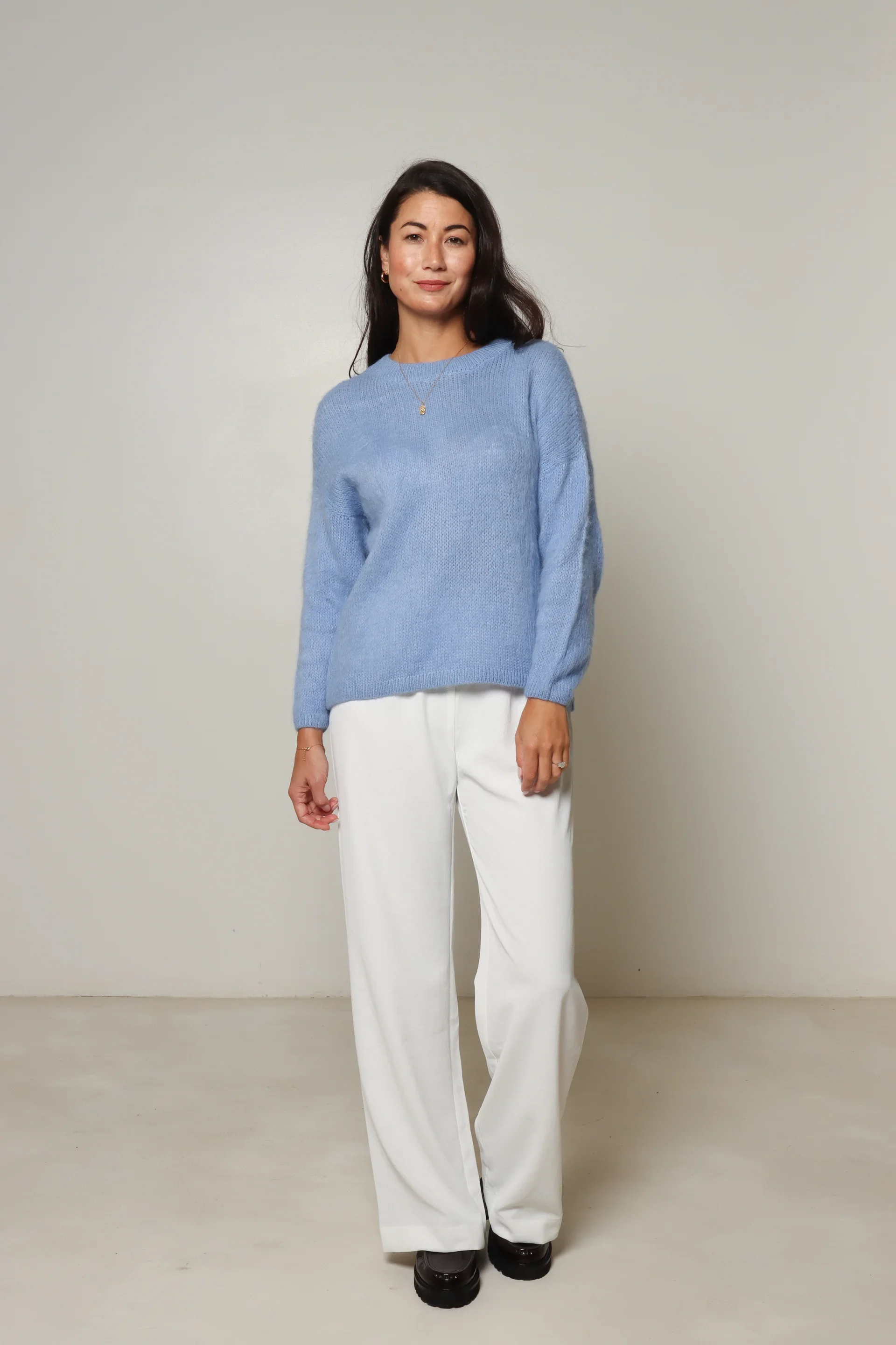 la-sierra-suri-alpaca-crew-neck-jumper-sky-blue-albury.webp