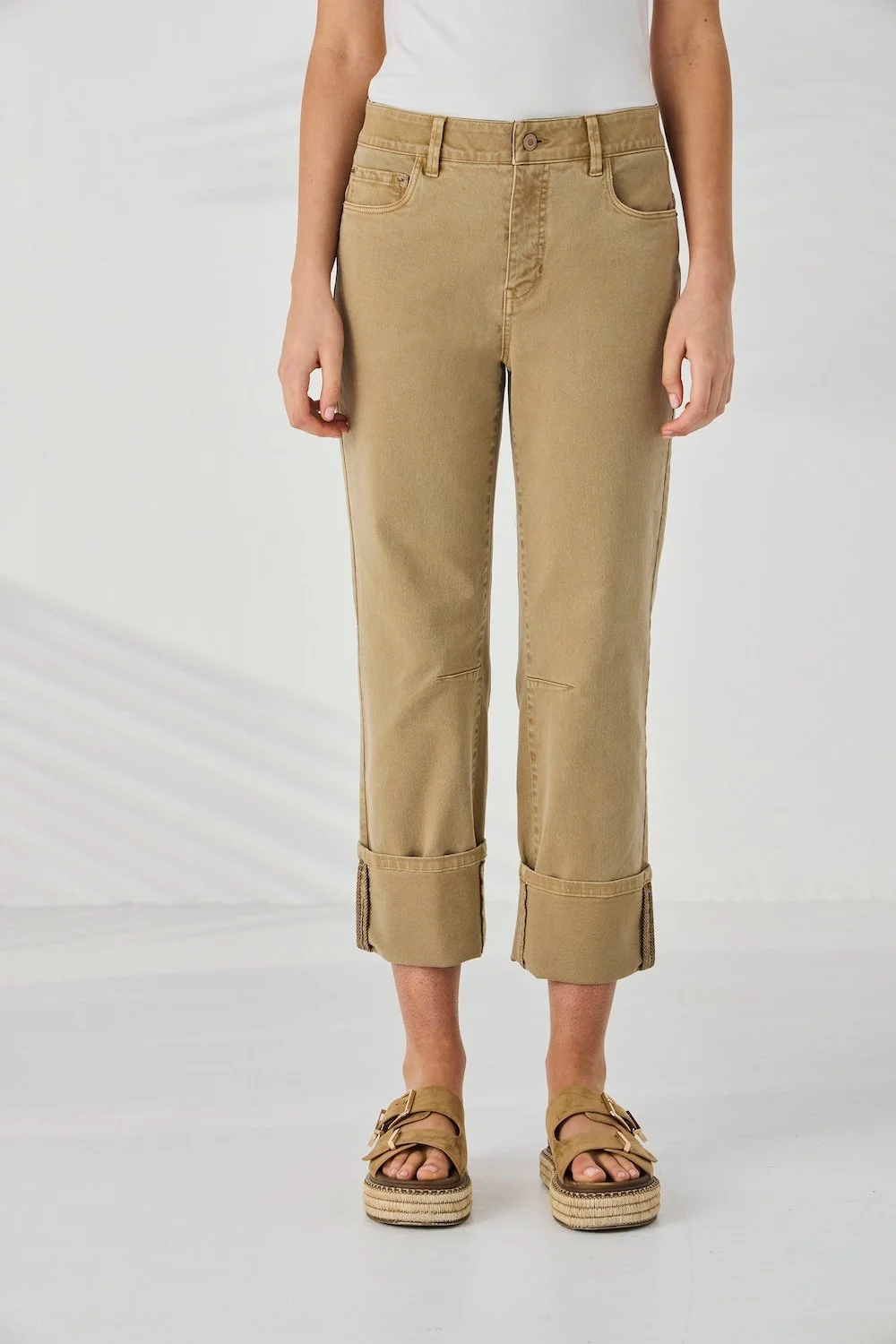 lania-avalon-jeans-walnut.jpg