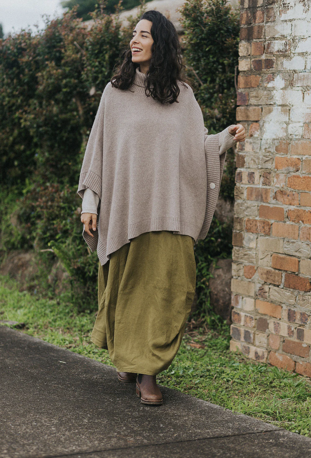 Agnes-lambswool-poncho-oatmeal.png