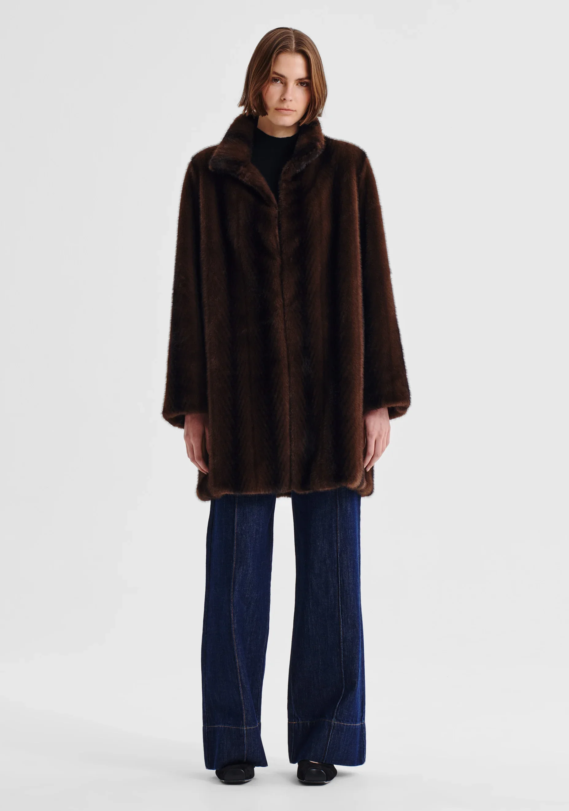 Morrison-AW26-Stevie-Fur-Coat-Espresso-faux-fur.webp