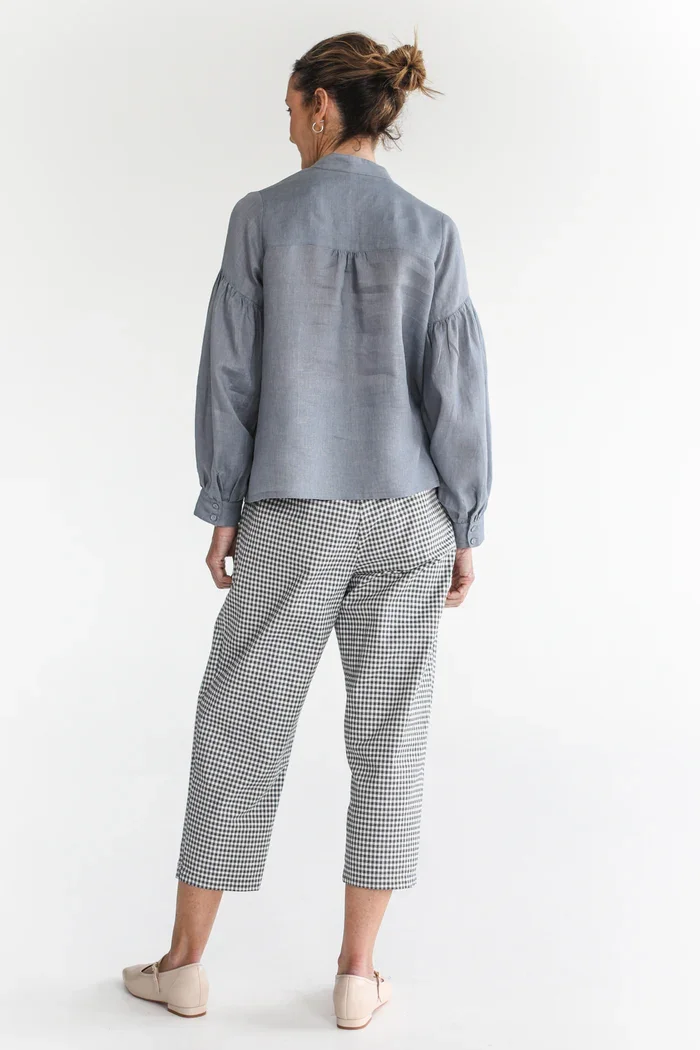 evas-sunday-Madison-linen-Top-Bluebell.webp